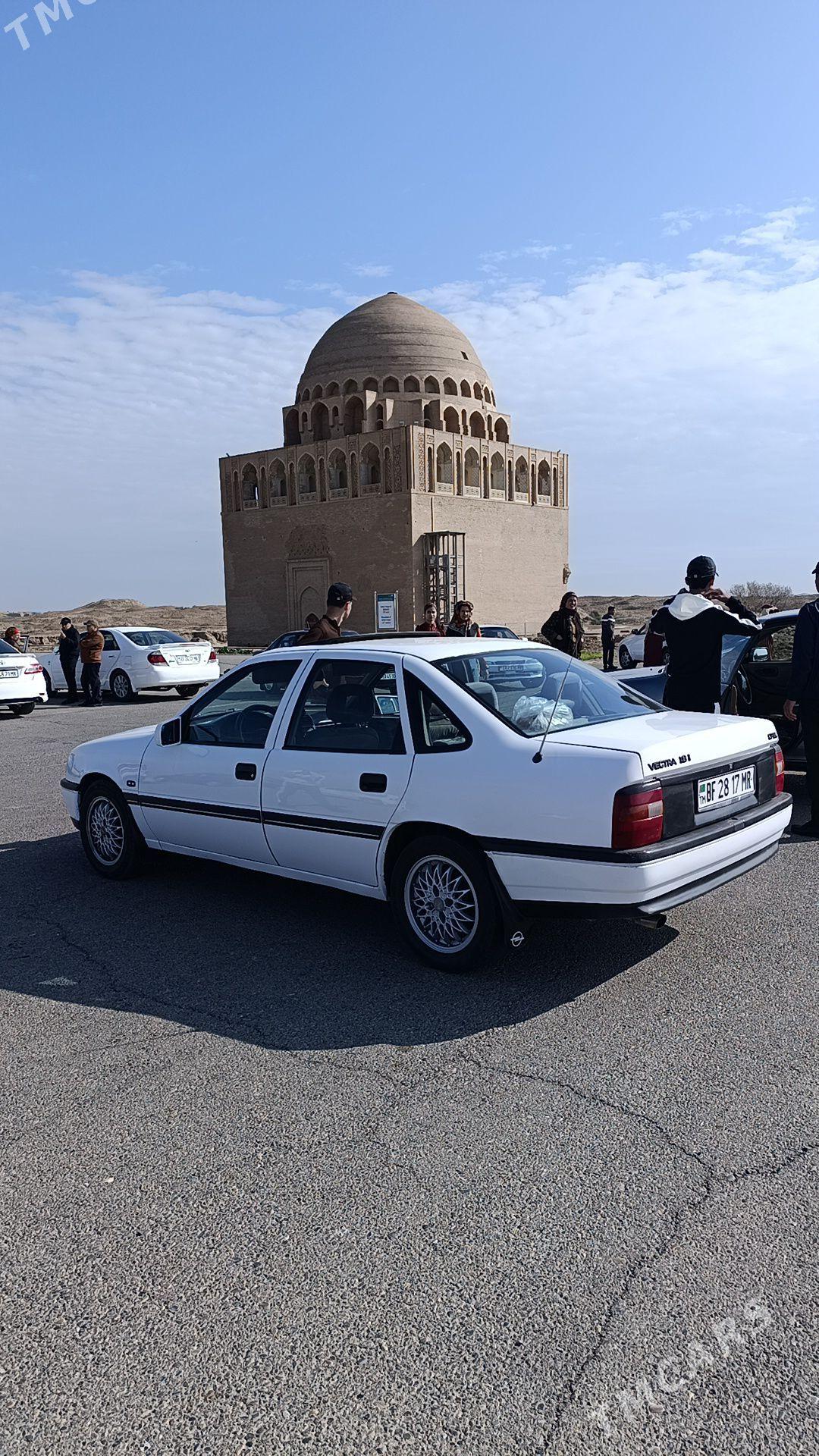 Opel Vectra 1993 - 65 000 TMT - Мары - img 1