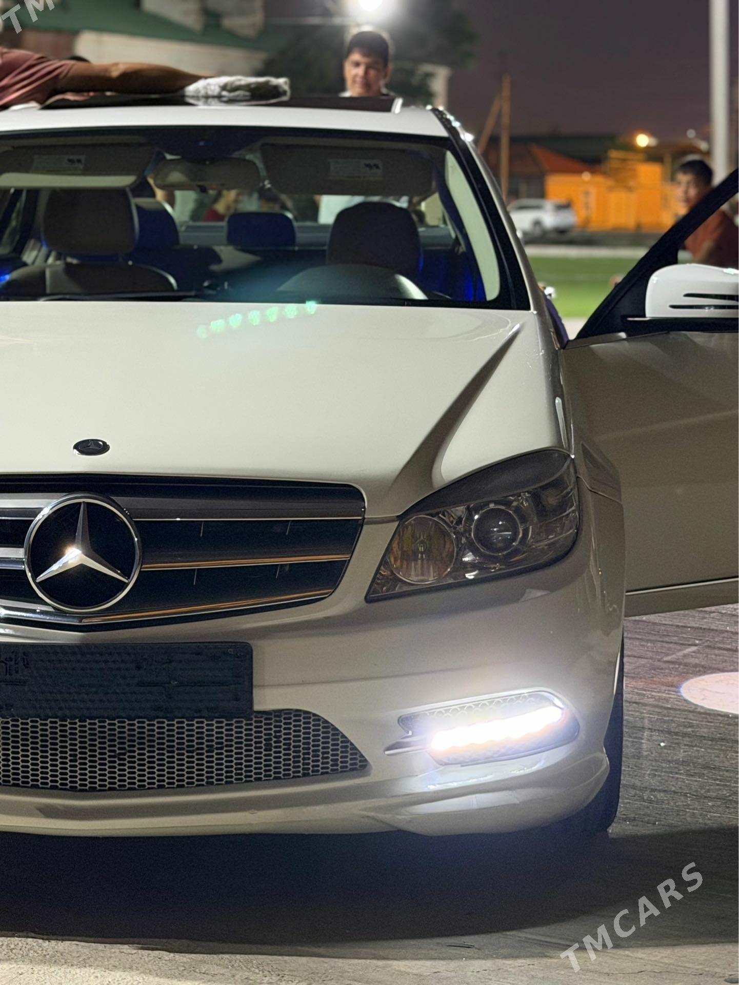 Mercedes-Benz C300 2010 - 230 000 TMT - Ашхабад - img 1