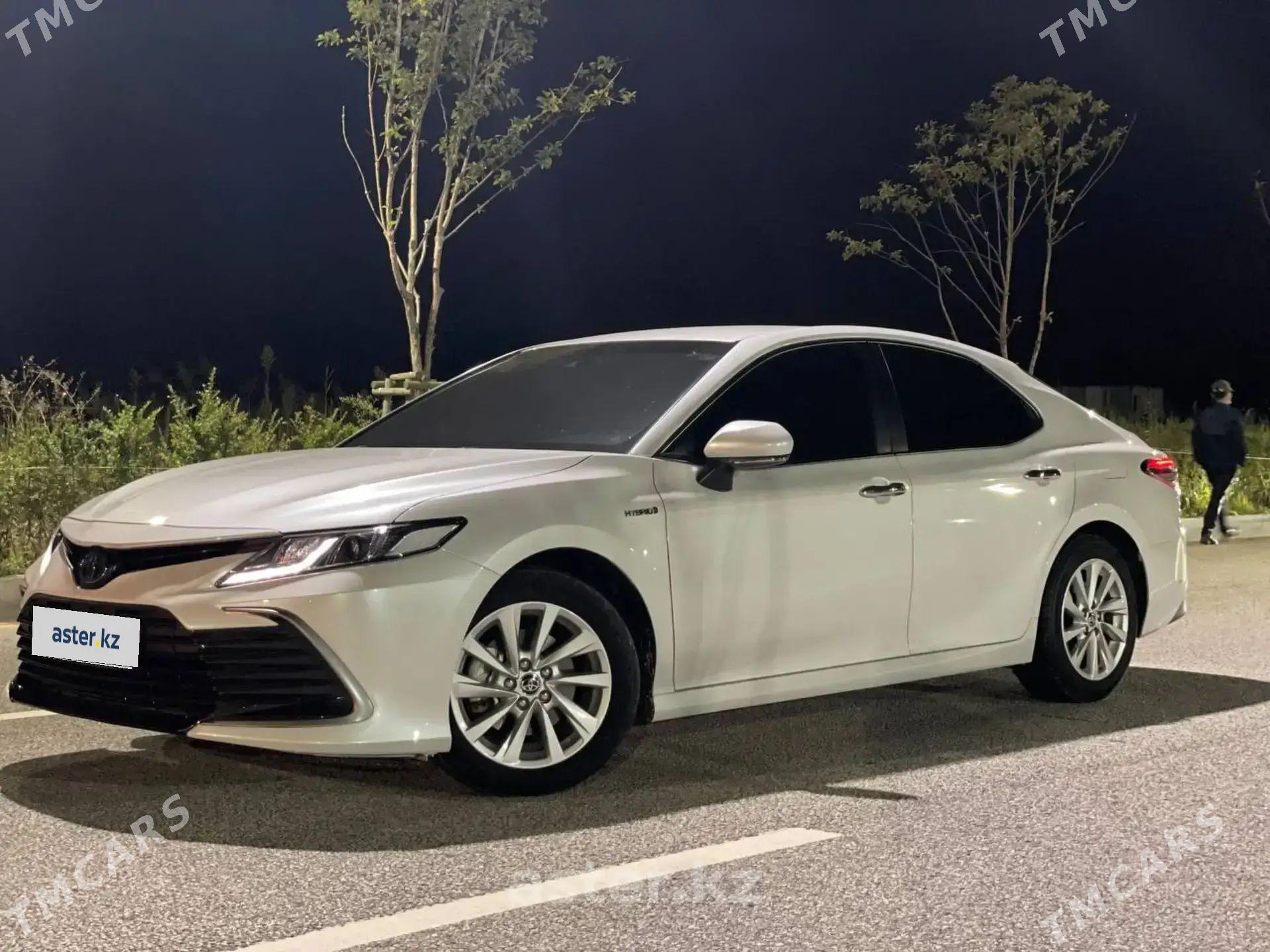 Toyota Camry Hybrid 2021 - 270 000 TMT - Туркменабат - img 1