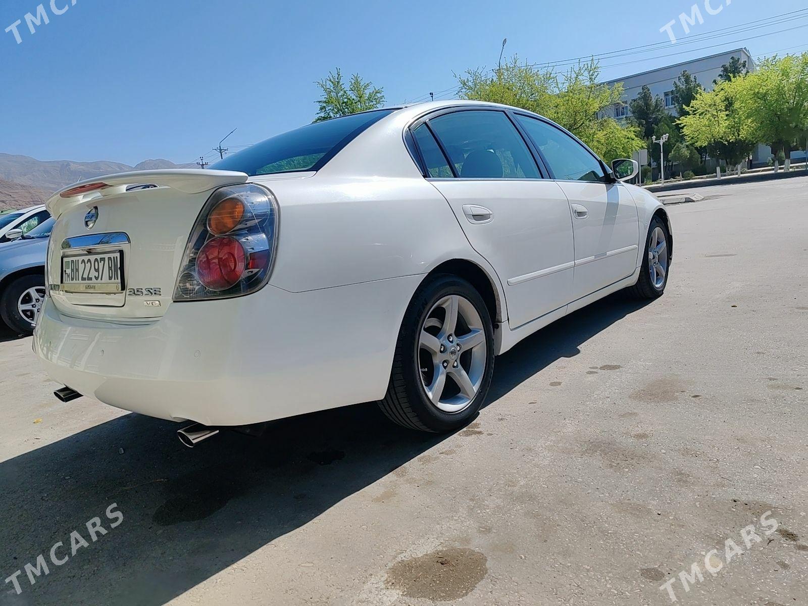 Nissan Altima 2005 - 90 000 TMT - Балканабат - img 1