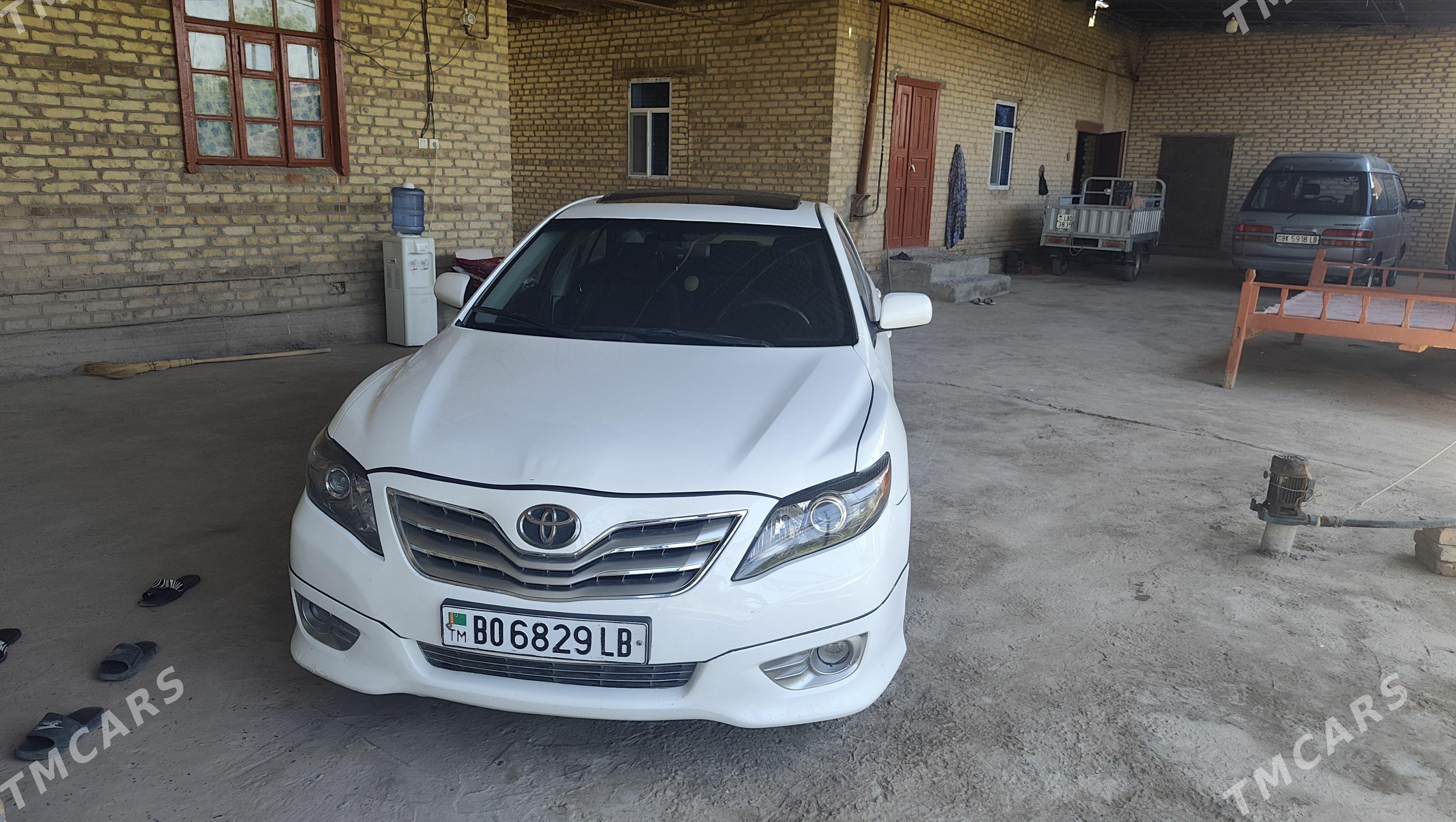 Toyota Camry 2008 - 180 000 TMT - Çärjew - img 1