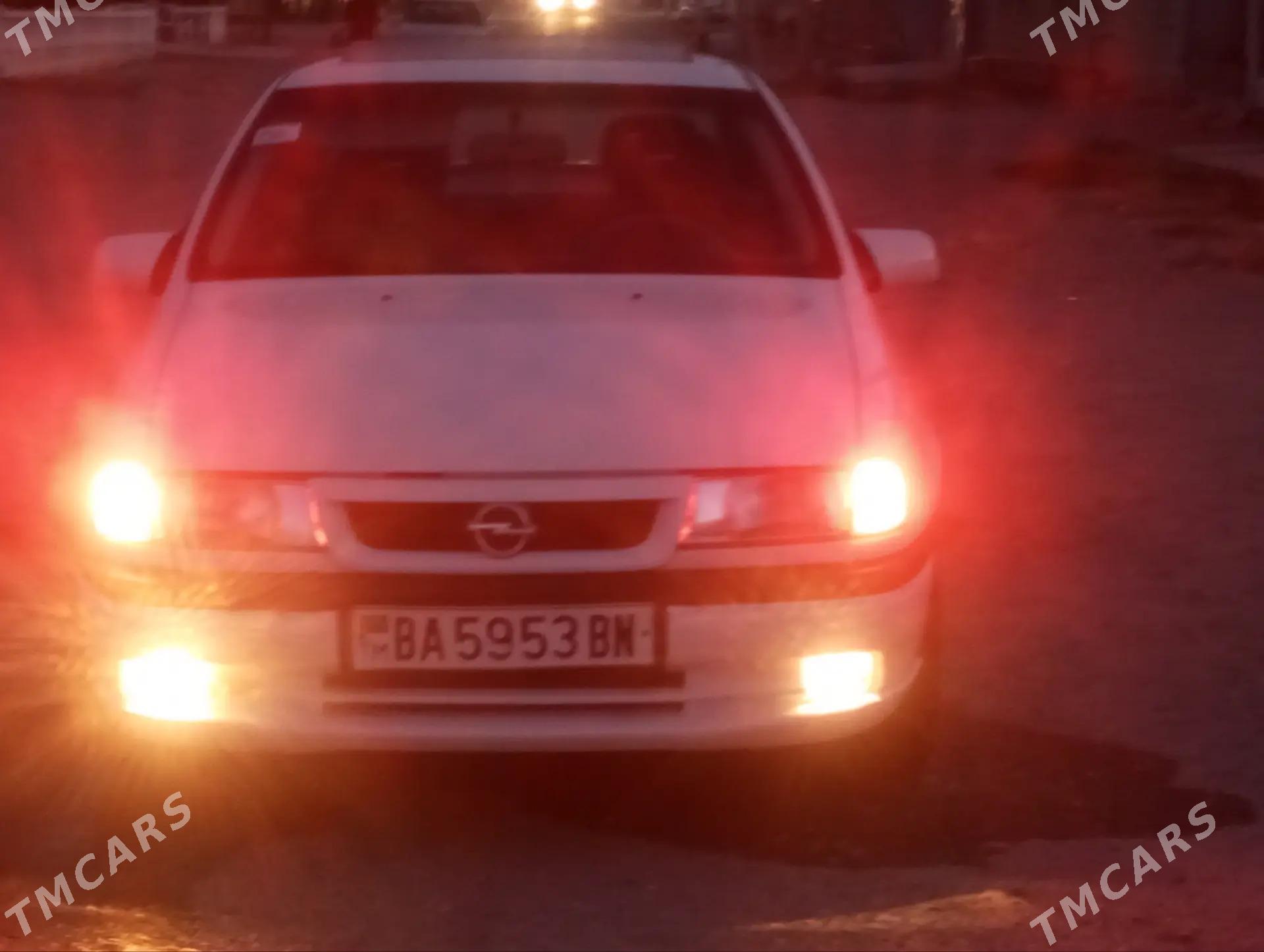 Opel Vectra 1992 - 46 000 TMT - Гызыларбат - img 1