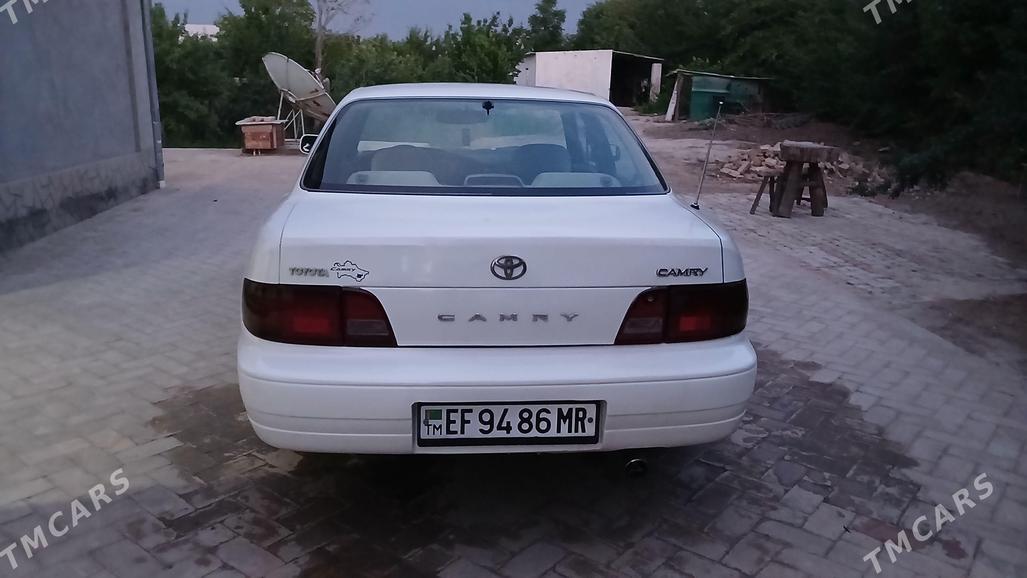 Toyota Camry 1996 - 130 000 TMT - Мары - img 1