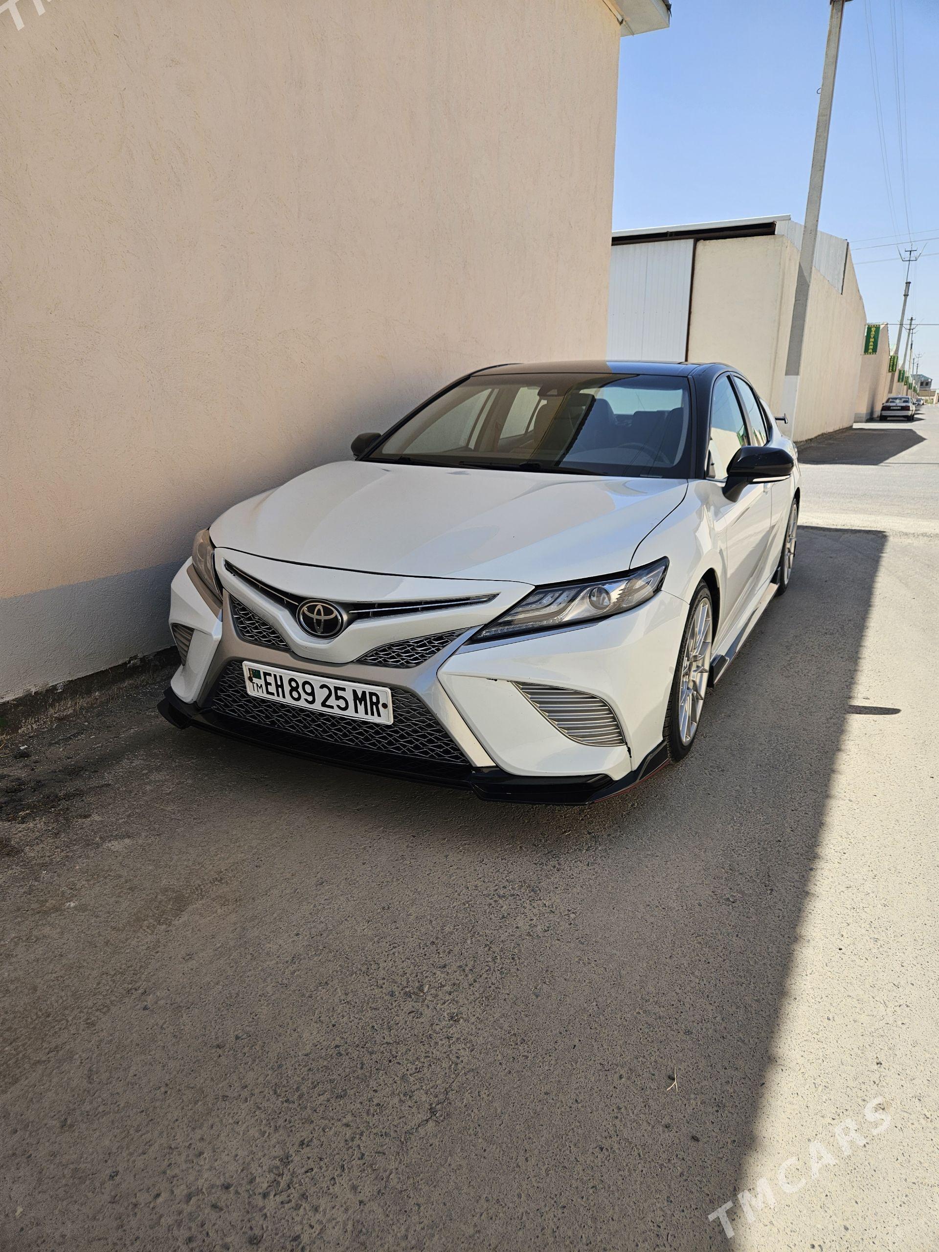Toyota Camry 2022 - 420 000 TMT - Мары - img 1