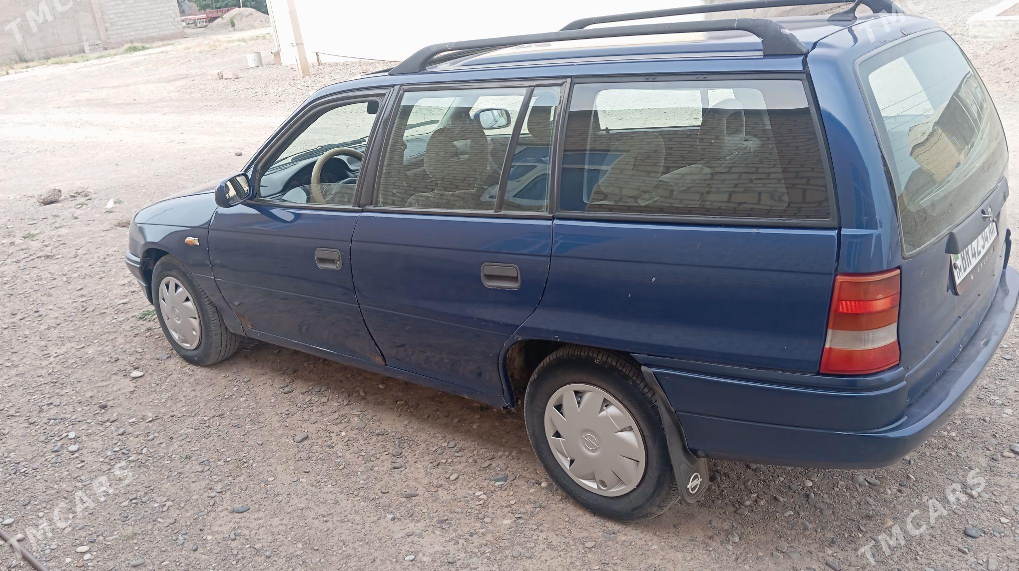 Opel Astra 1992 - 40 000 TMT - Серахс - img 1