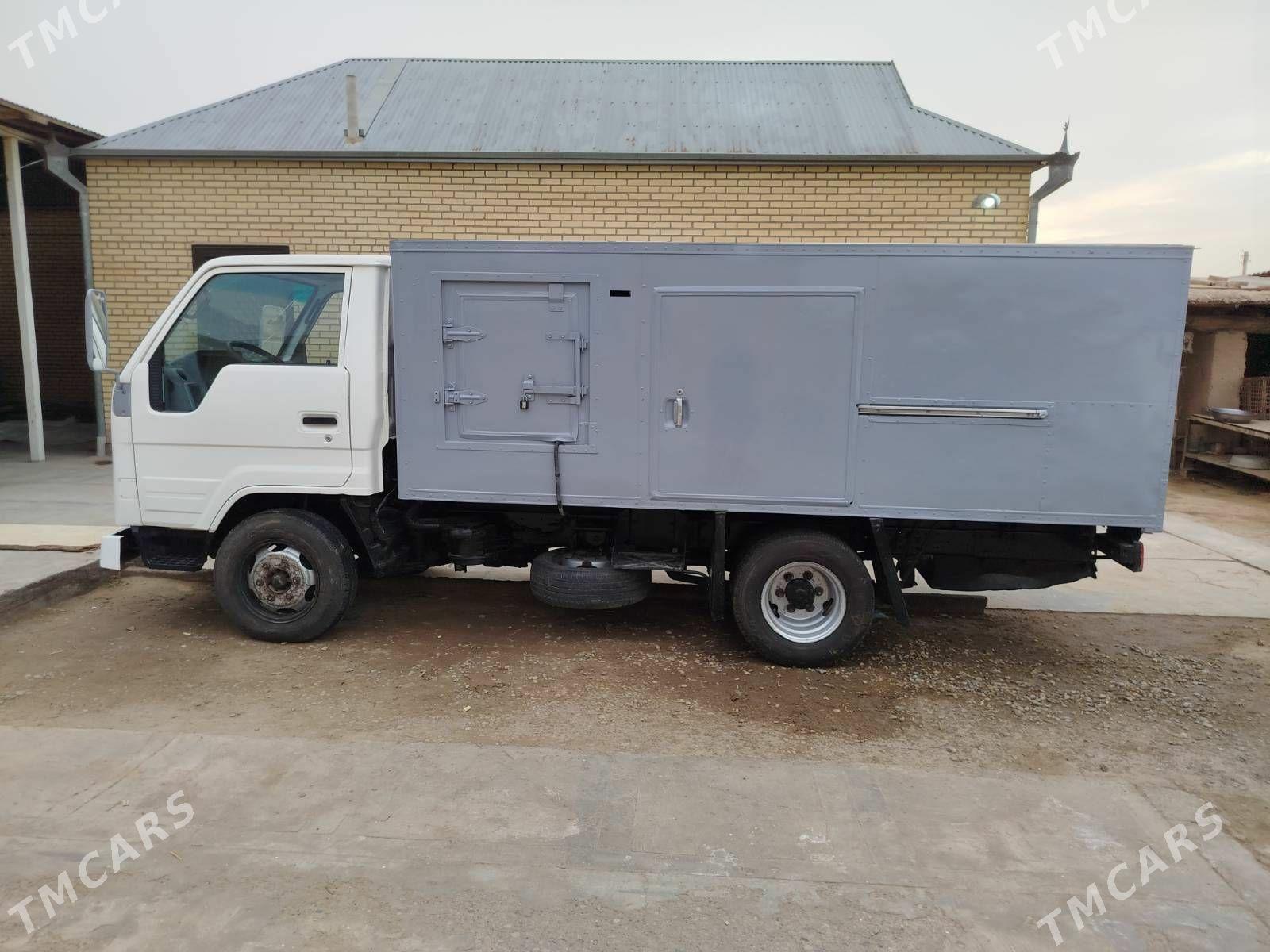 Mitsubishi Canter 1993 - 100 000 TMT - Murgap - img 1