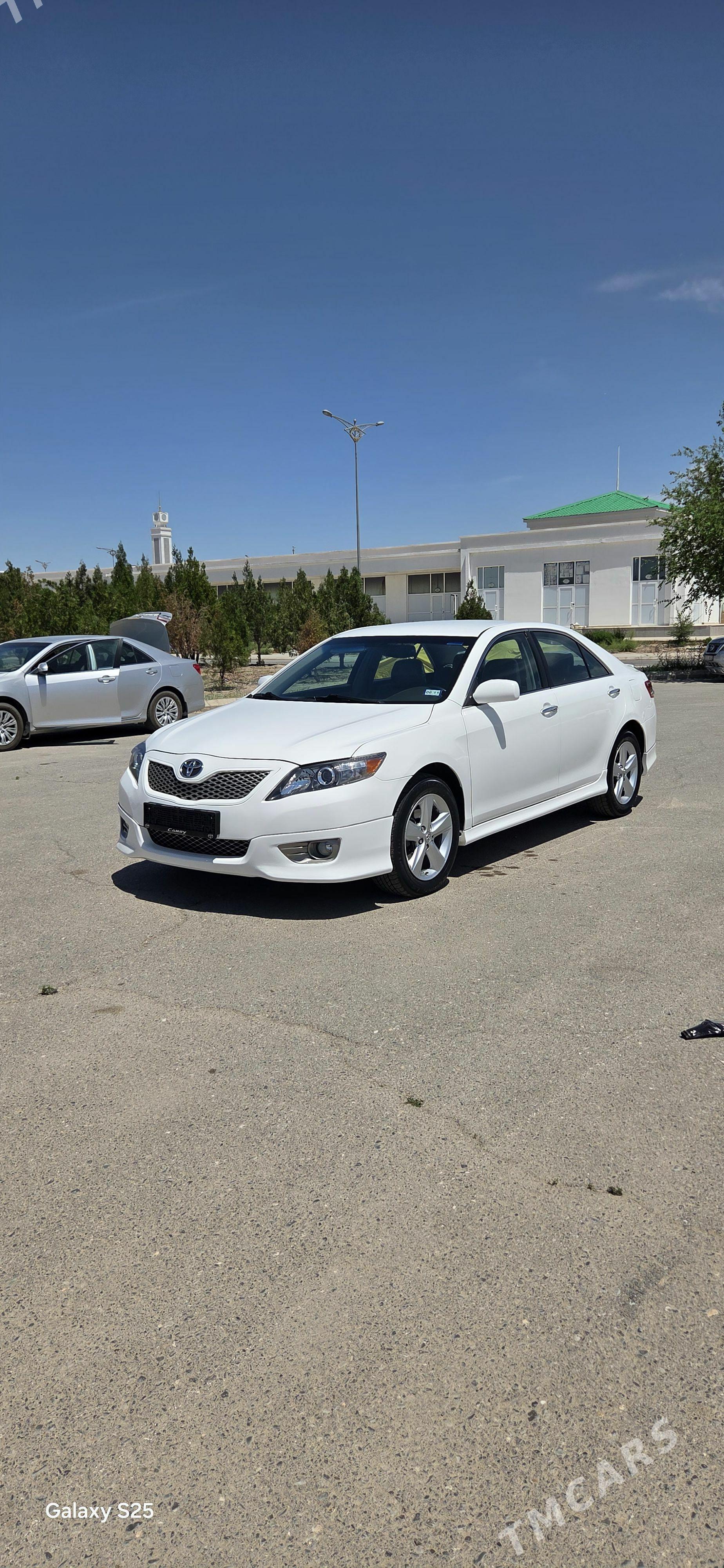 Toyota Camry 2011 - 270 000 TMT - Дашогуз - img 1