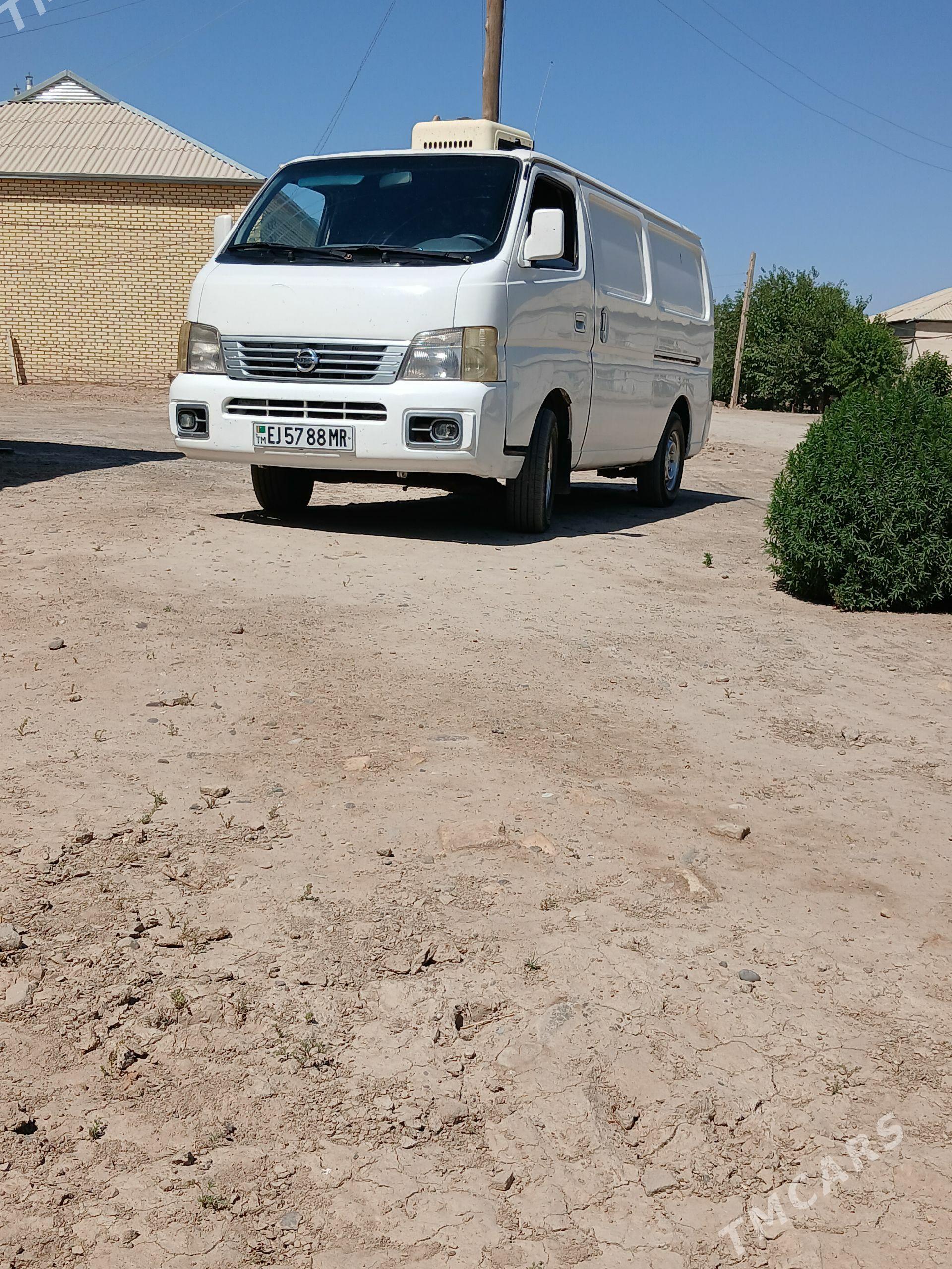 Nissan Urvan 2006 - 100 000 TMT - Murgap - img 1