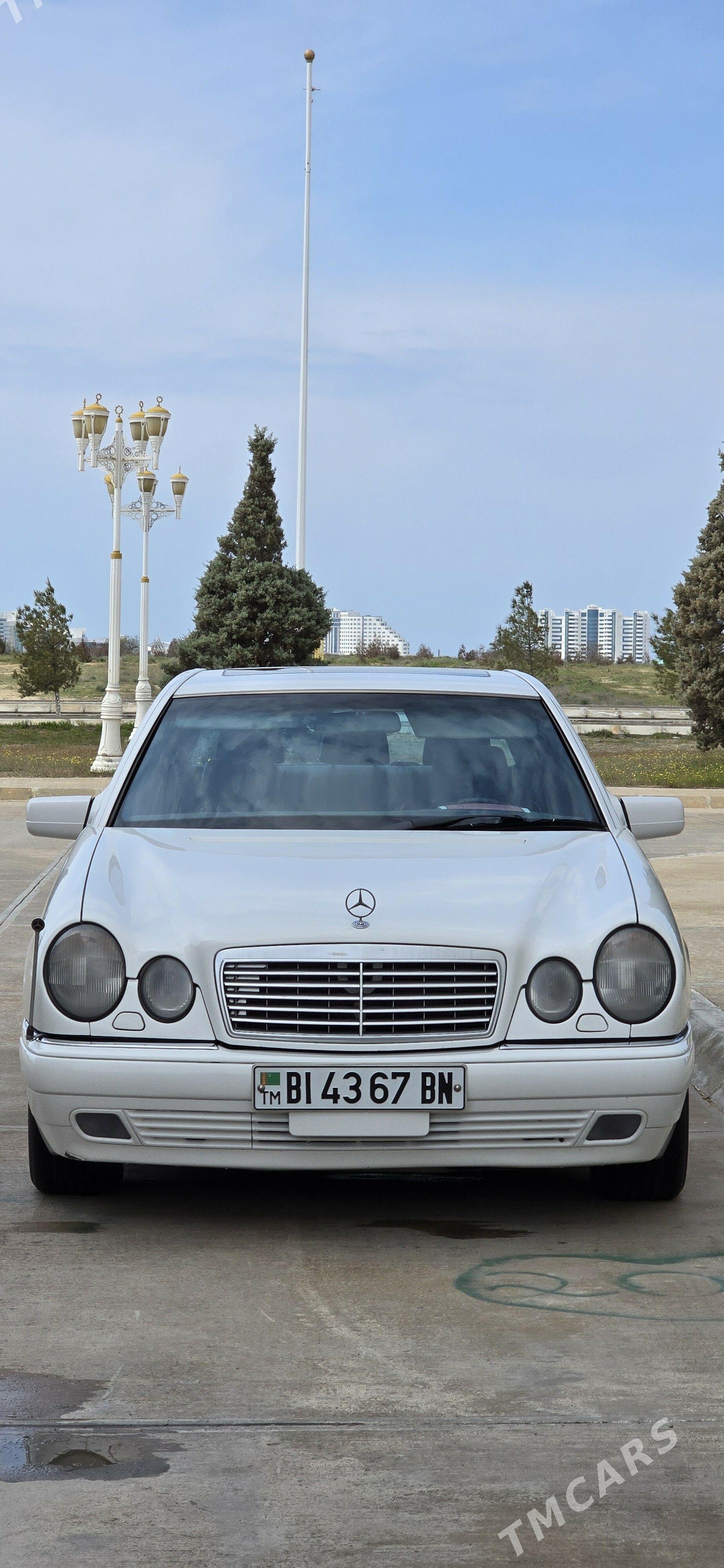 Mercedes-Benz E430 1998 - 140 000 TMT - Türkmenbaşy - img 1