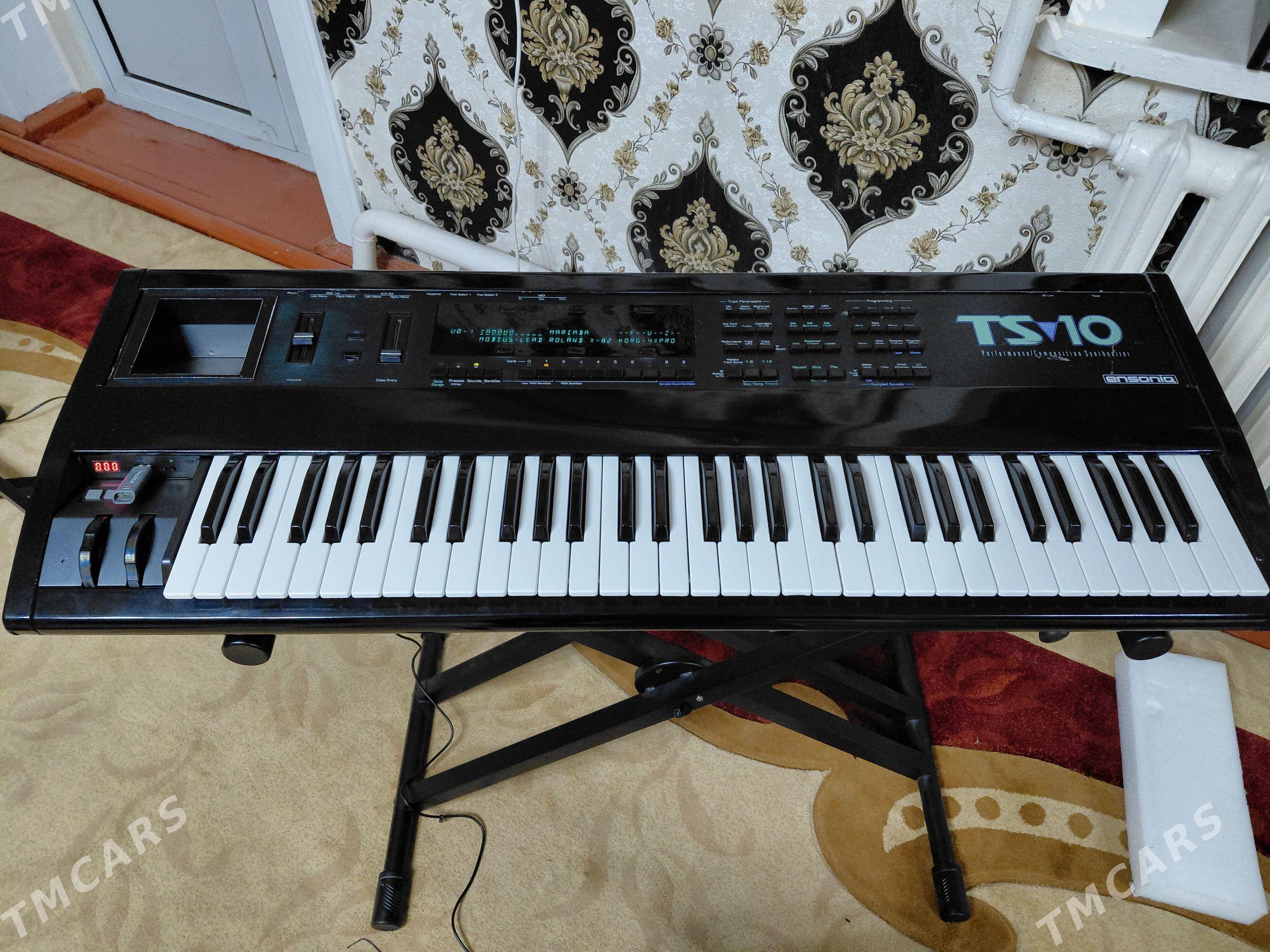 Ensoniq TS 10 - Dänew - img 1