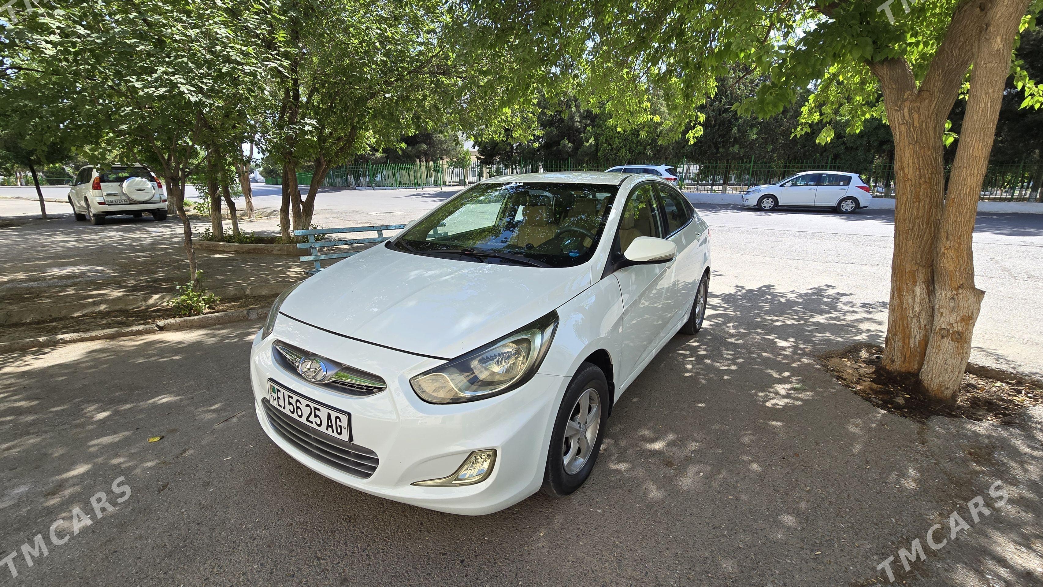 Hyundai Accent 2013 - 173 000 TMT - Parahat 1 - img 1