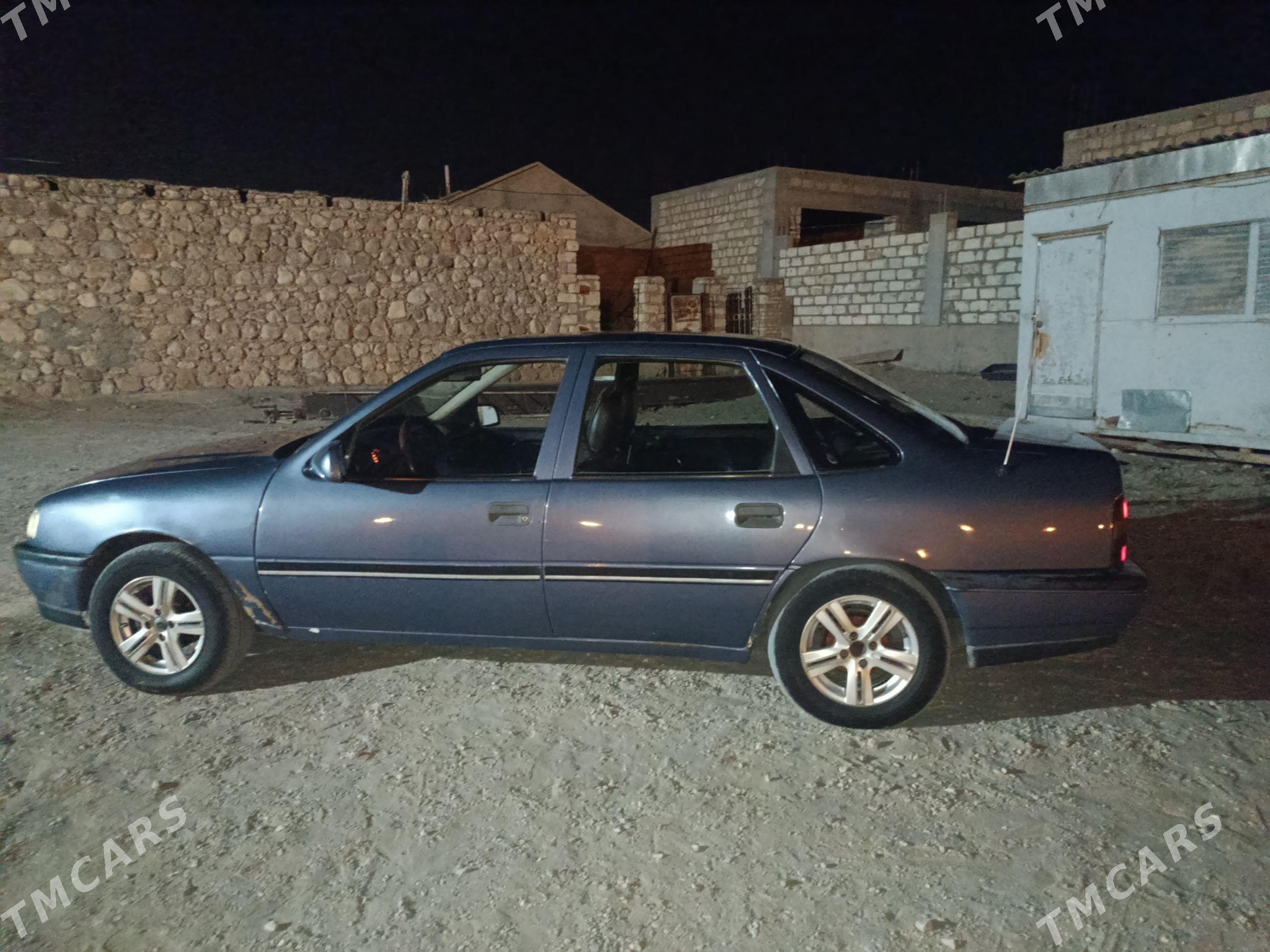Opel Vectra 1989 - 33 000 TMT - Балканабат - img 1