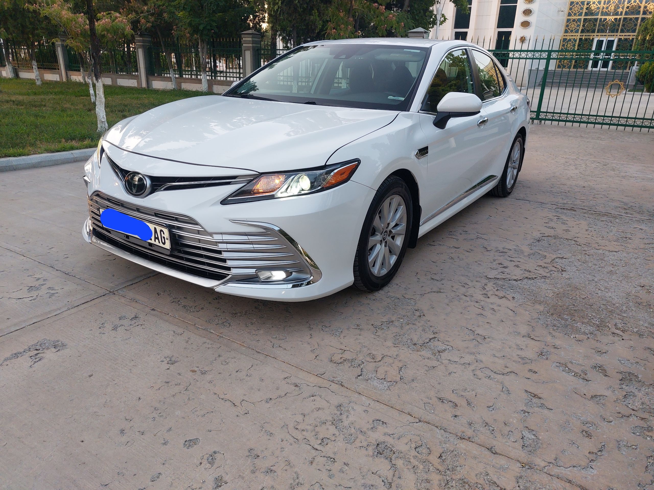Toyota Camry 2019 - 295 000 TMT - Бузмеин - img 1