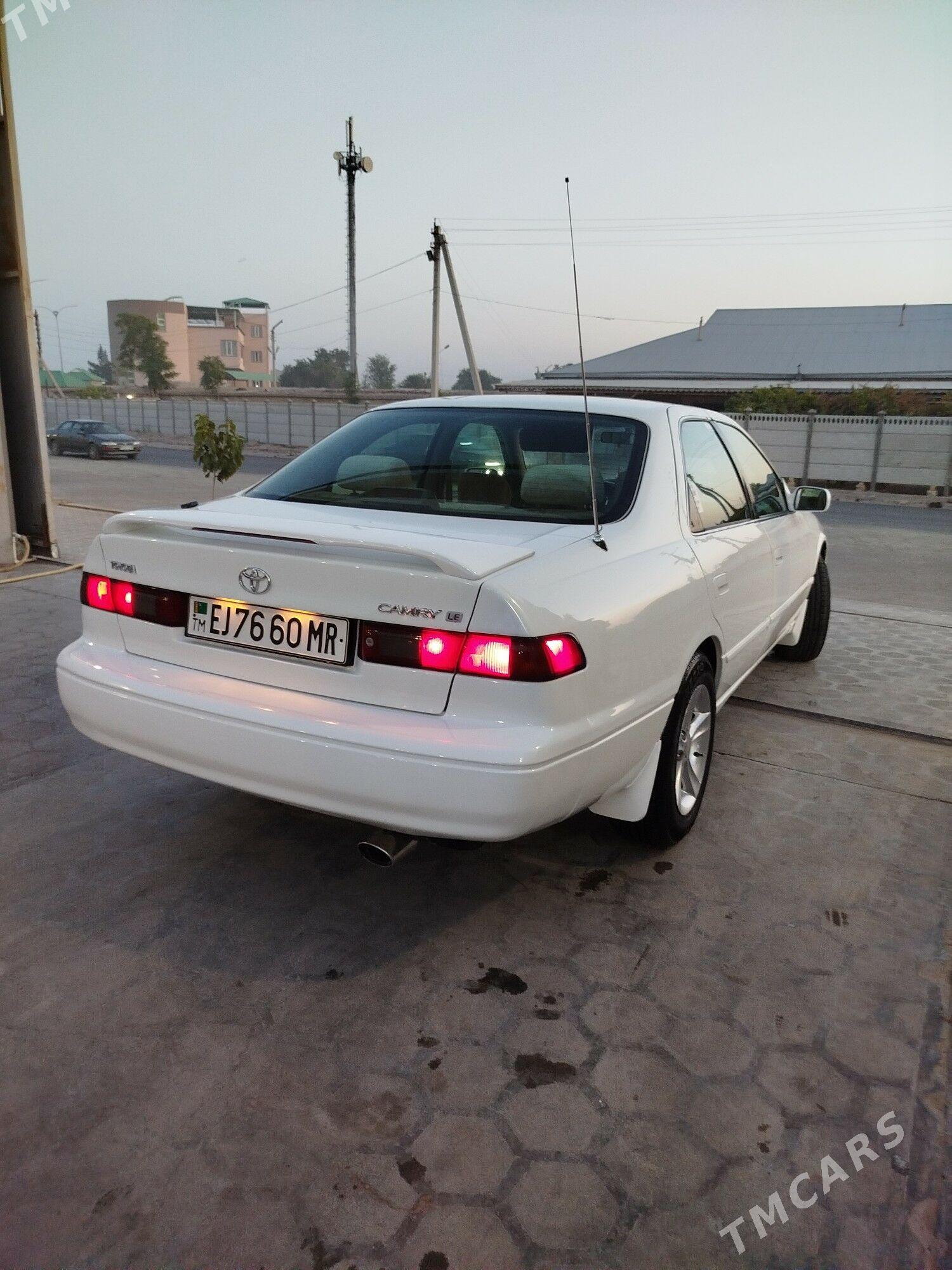 Toyota Camry 1998 - 145 000 TMT - Мары - img 1