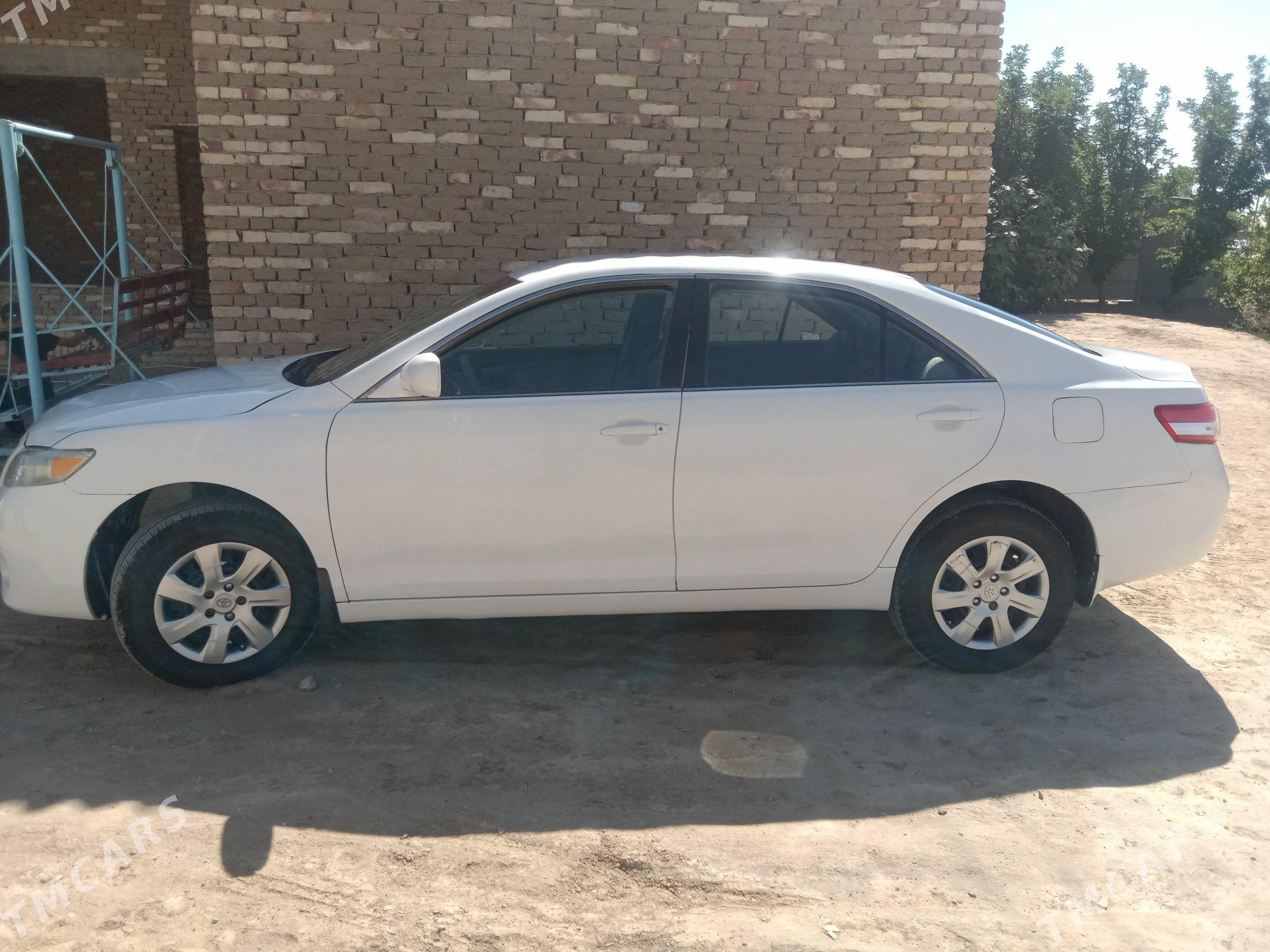 Toyota Camry 2010 - 170 000 TMT - Baýramaly - img 1