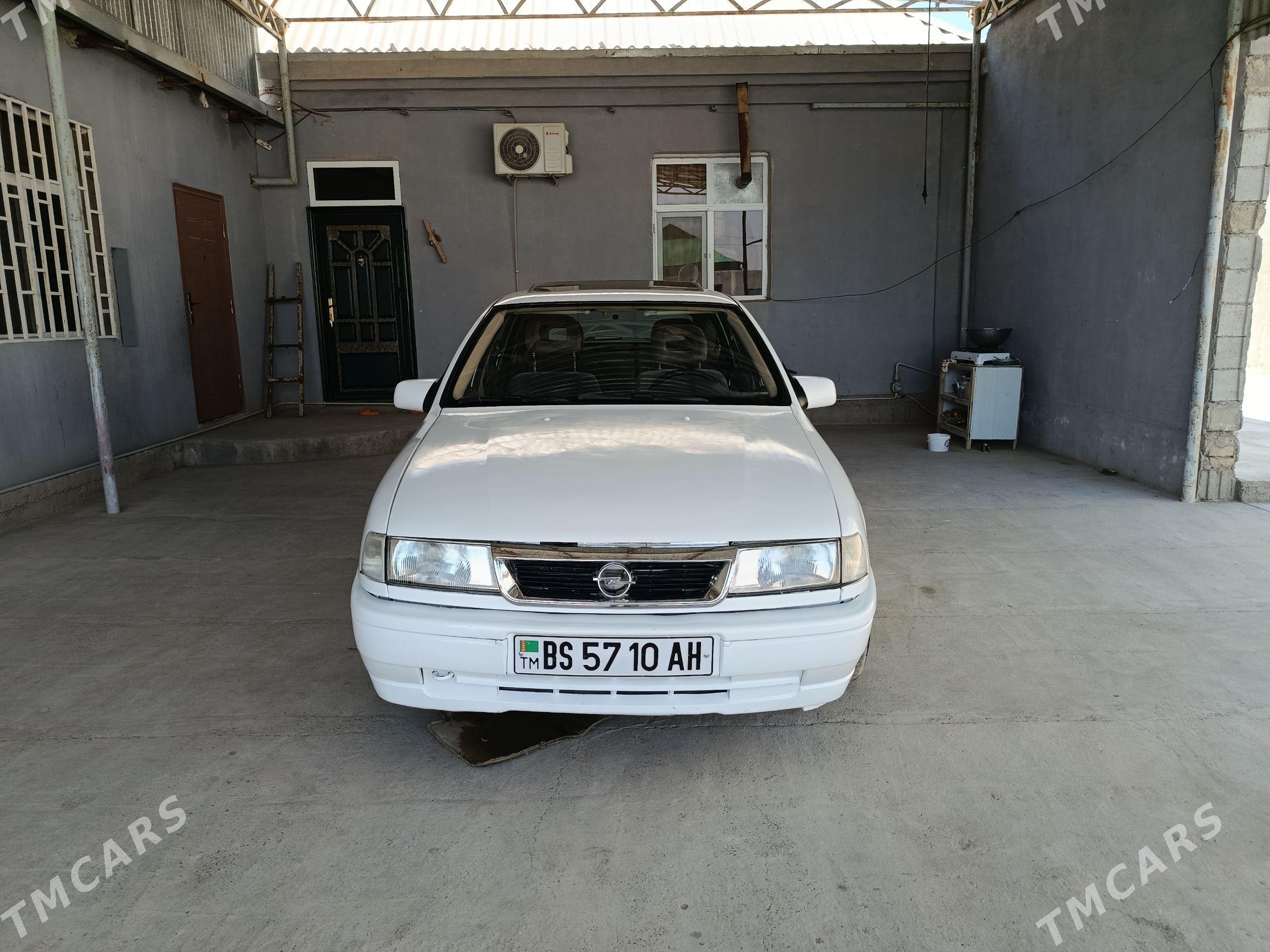 Opel Vectra 1990 - 37 000 TMT - Bäherden - img 1