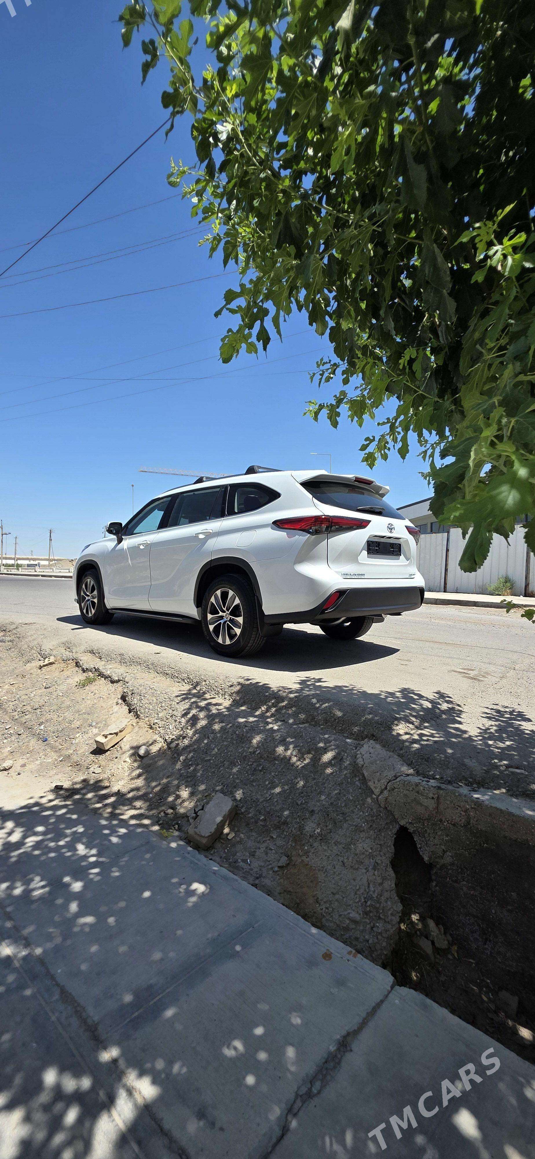 Toyota Highlander 2021 - 588 000 TMT - Мары - img 1