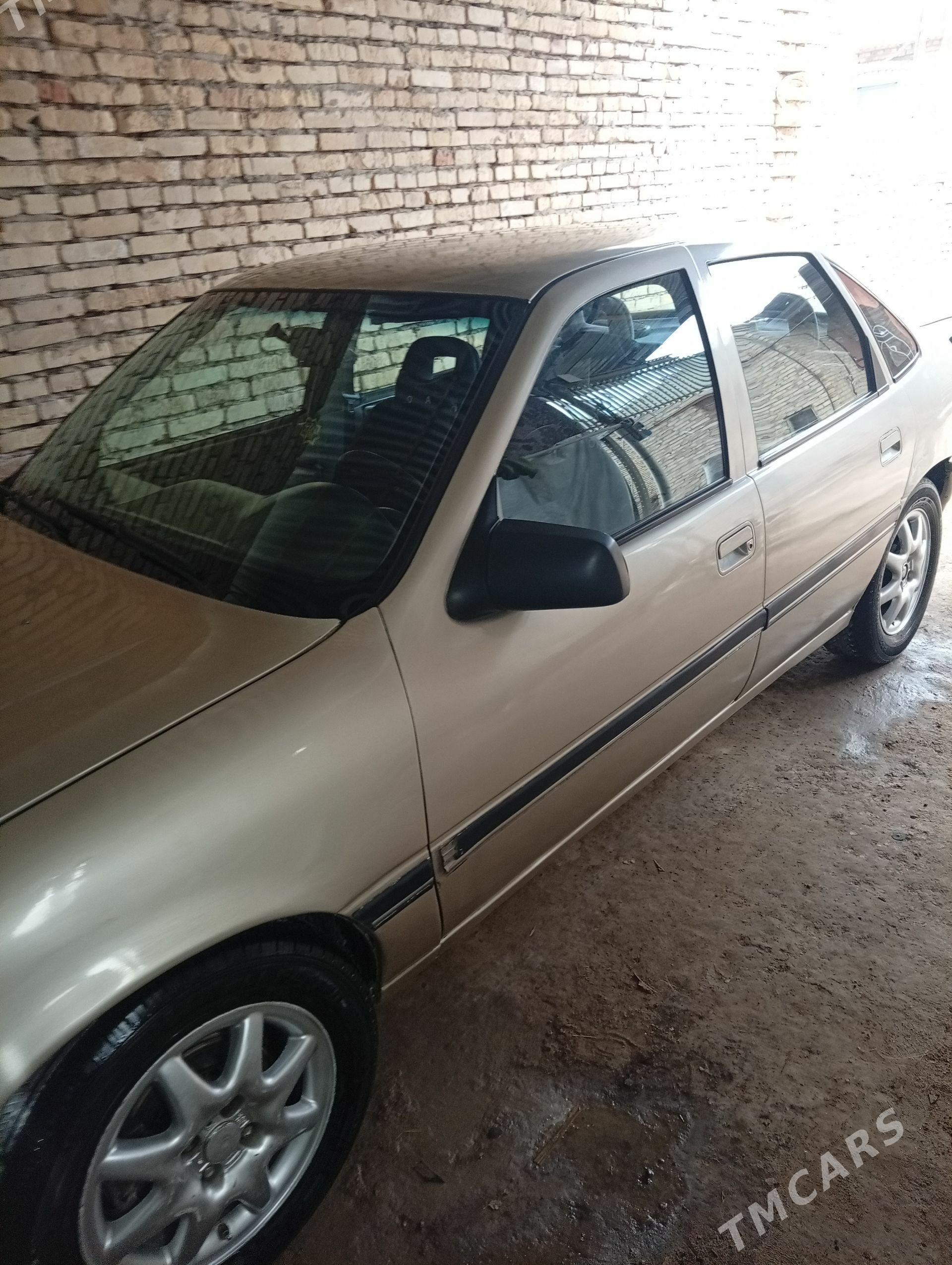Opel Vectra 1989 - 26 000 TMT - Туркменабат - img 1