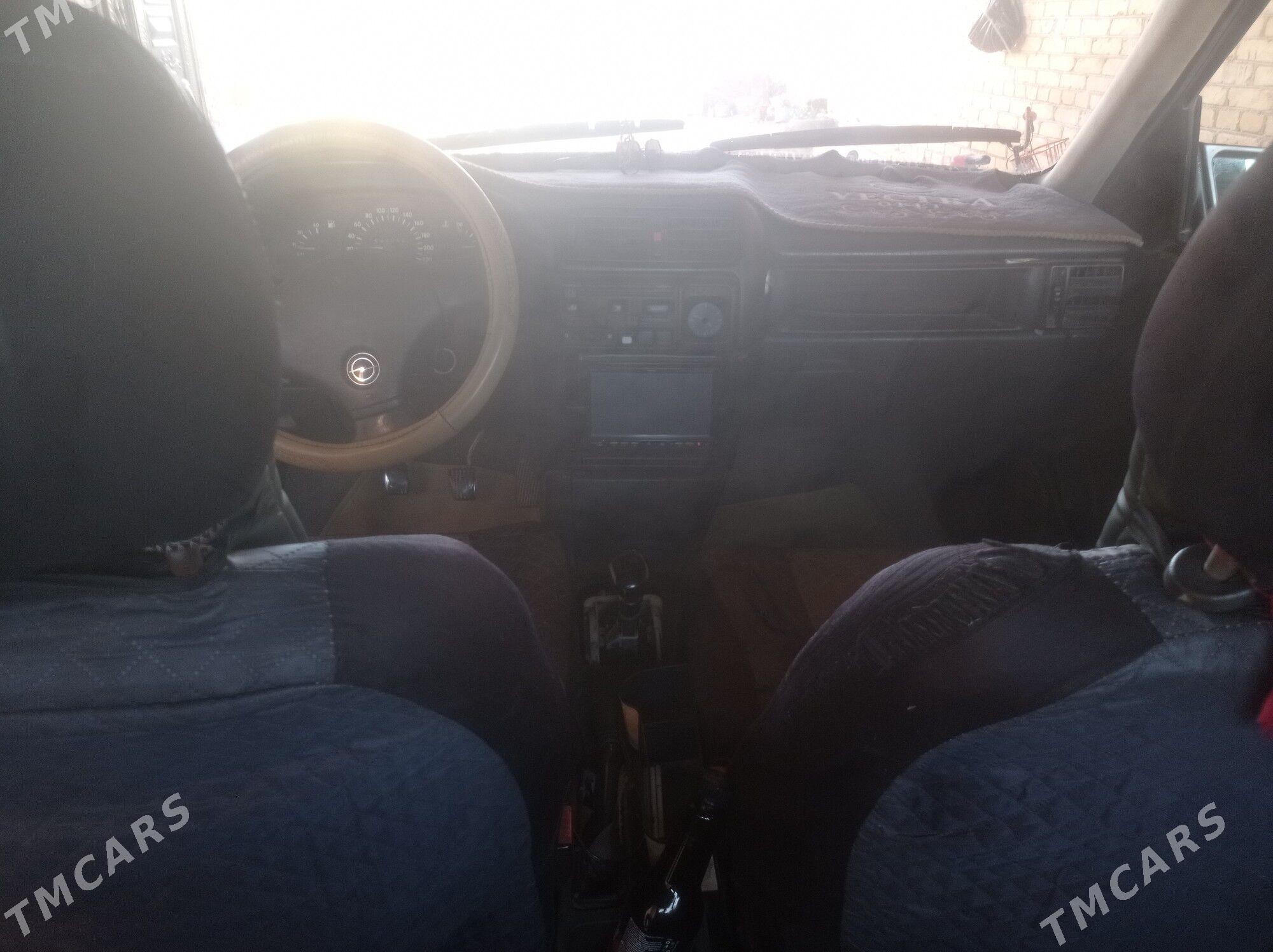 Opel Vectra 1990 - 20 000 TMT - Чарджоу - img 1