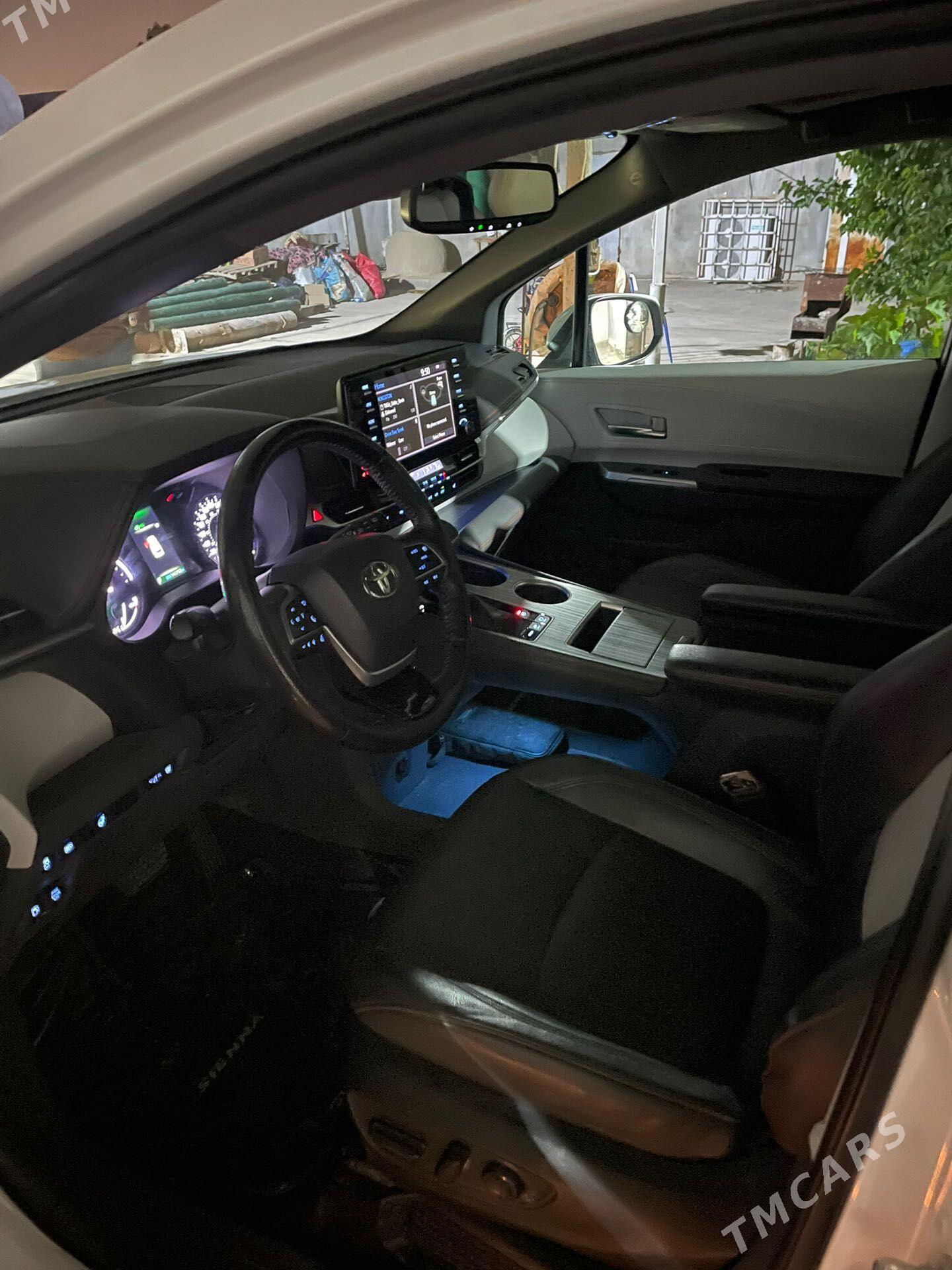 Toyota Sienna 2022 - 525 000 TMT - Ашхабад - img 1