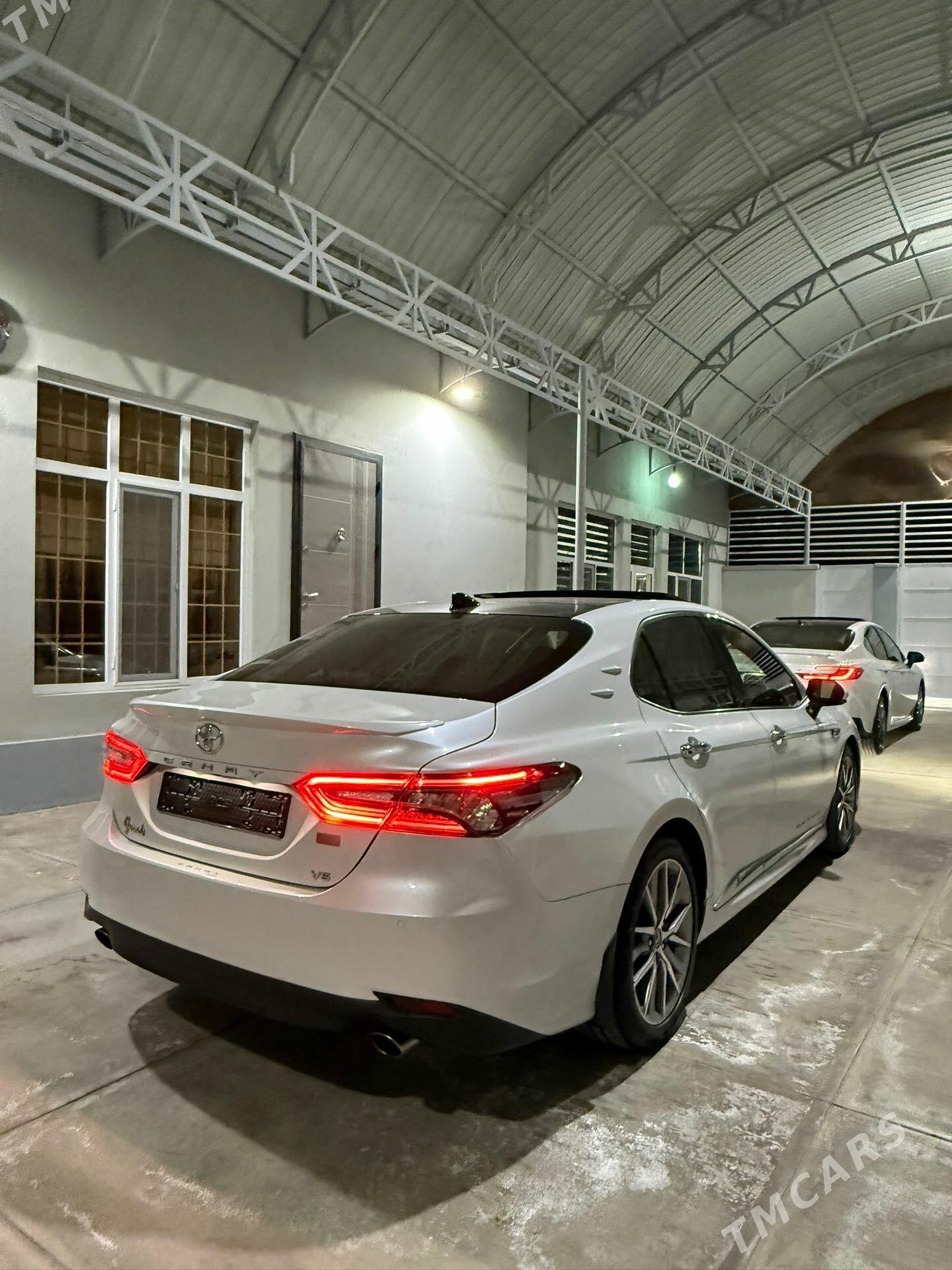 Toyota Camry 2023 - 624 000 TMT - Aşgabat - img 1