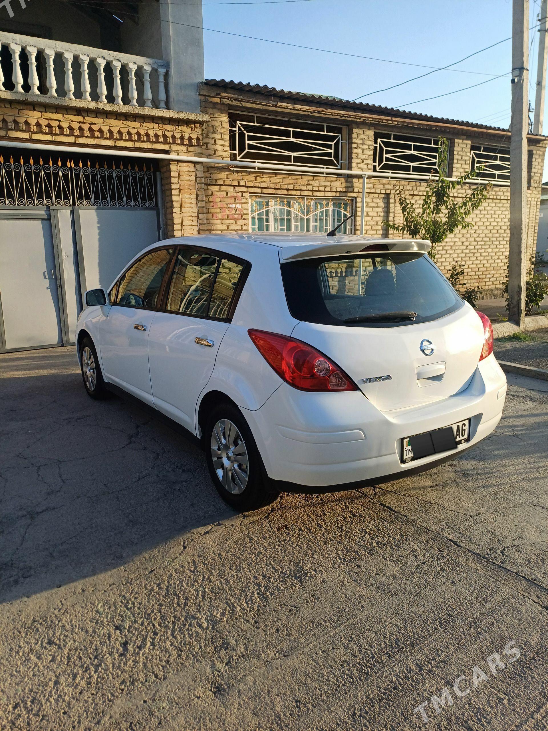 Nissan Versa 2010 - 147 000 TMT - Ашхабад - img 1