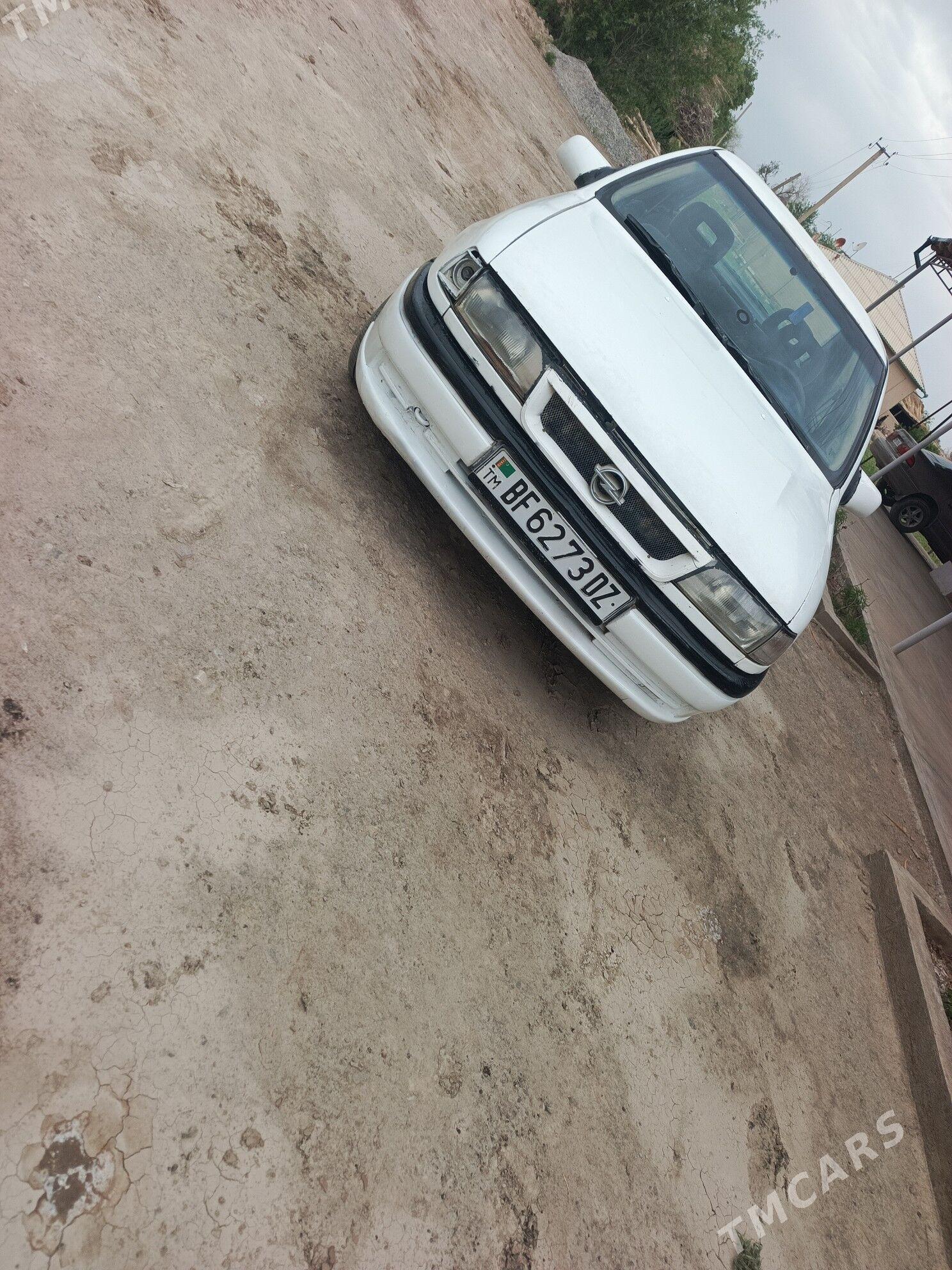 Opel Vectra 1992 - 28 000 TMT - Гурбансолтан Едже - img 1