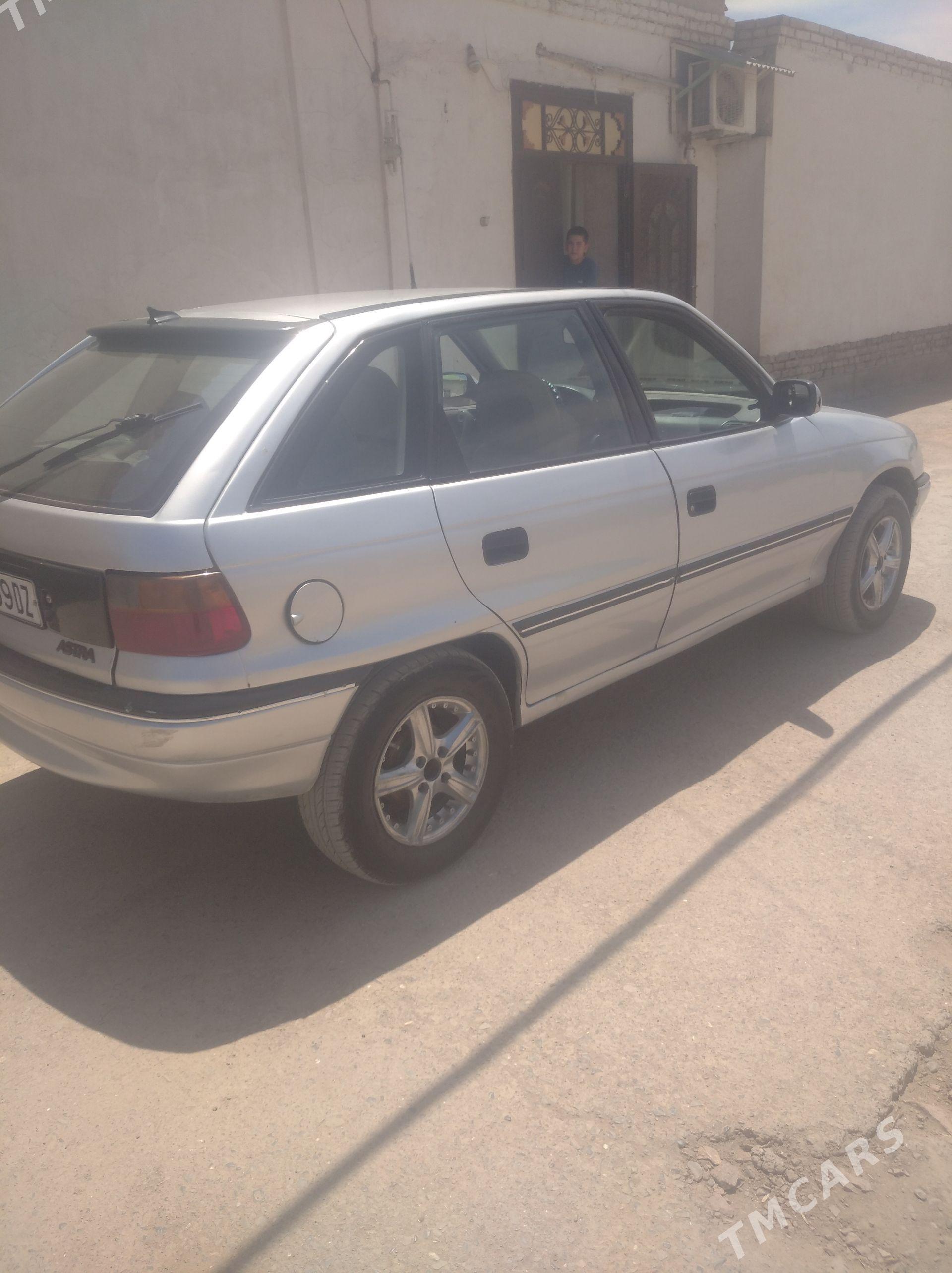 Opel Astra 1992 - 40 000 TMT - Дашогуз - img 1