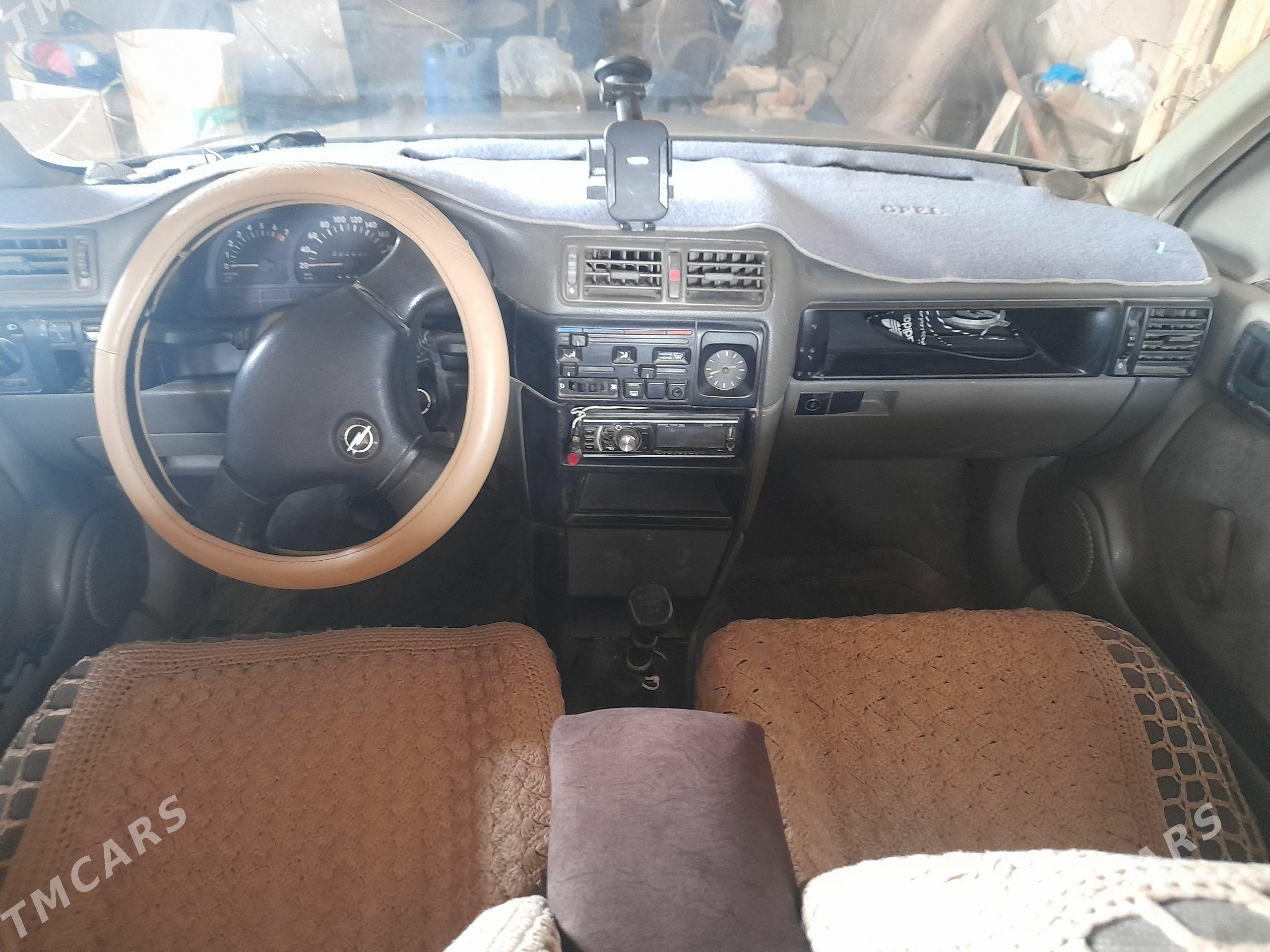 Opel Vectra 1989 - 28 000 TMT - Кёнеургенч - img 1
