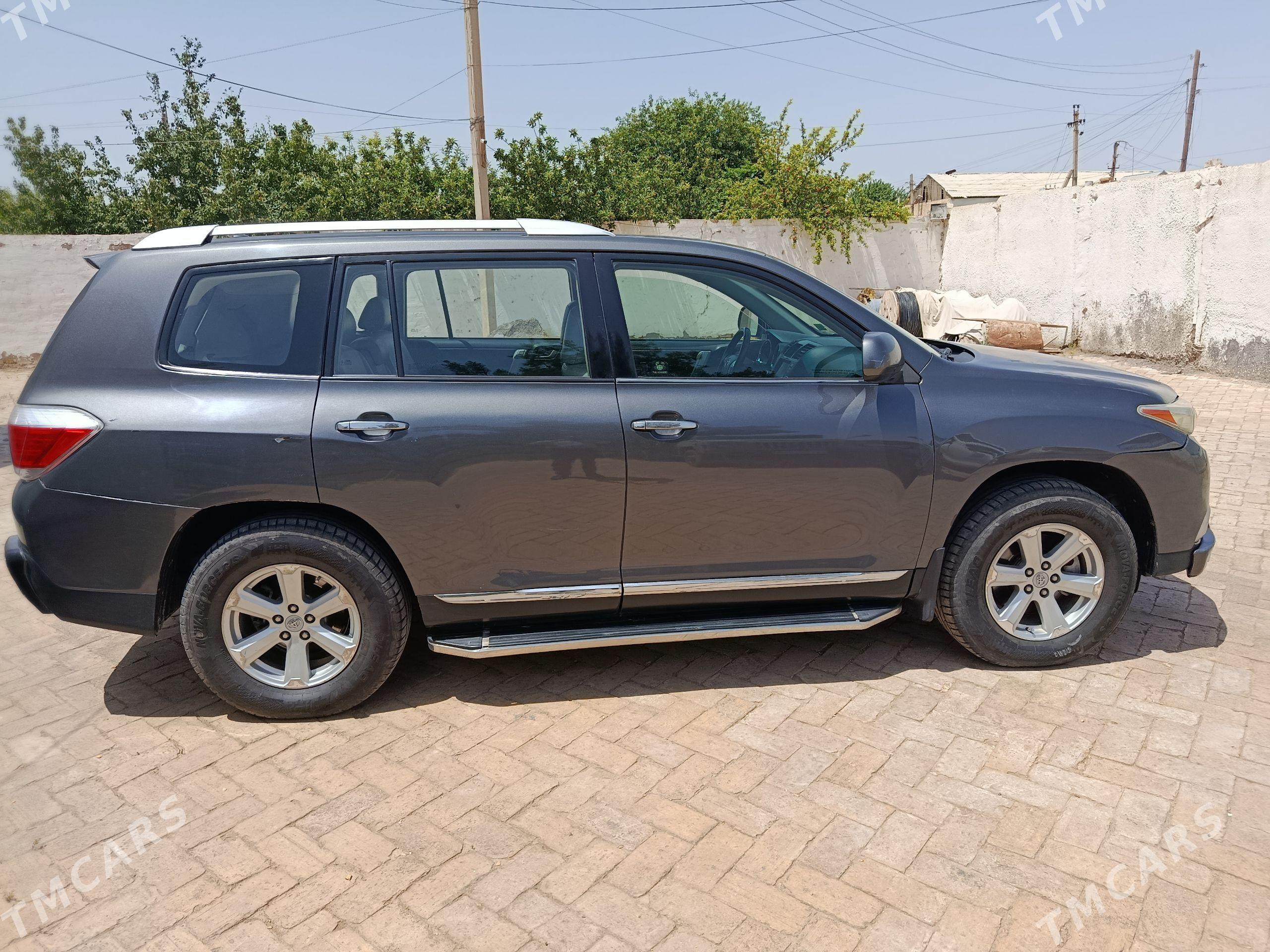 Toyota Highlander 2010 - 325 000 TMT - Байрамали - img 1