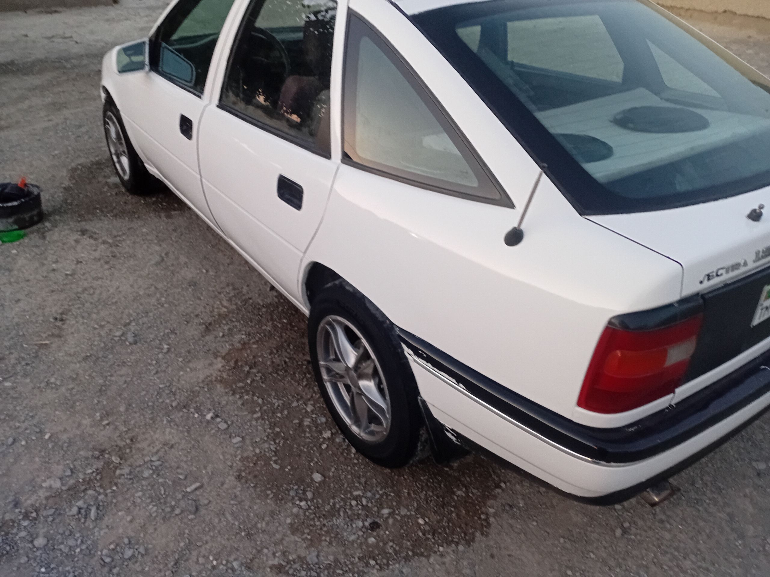 Opel Vectra 1991 - 35 000 TMT - Bäherden - img 1