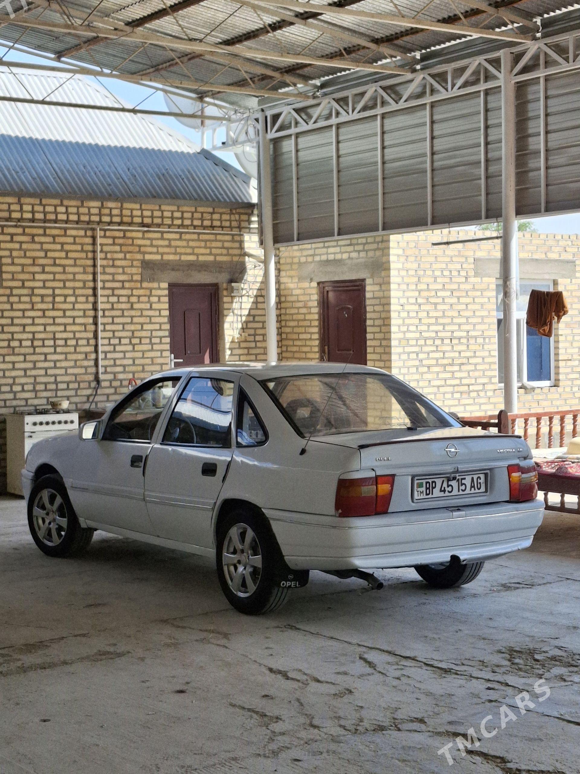 Opel Vectra 1991 - 46 000 TMT - Бахарден - img 1
