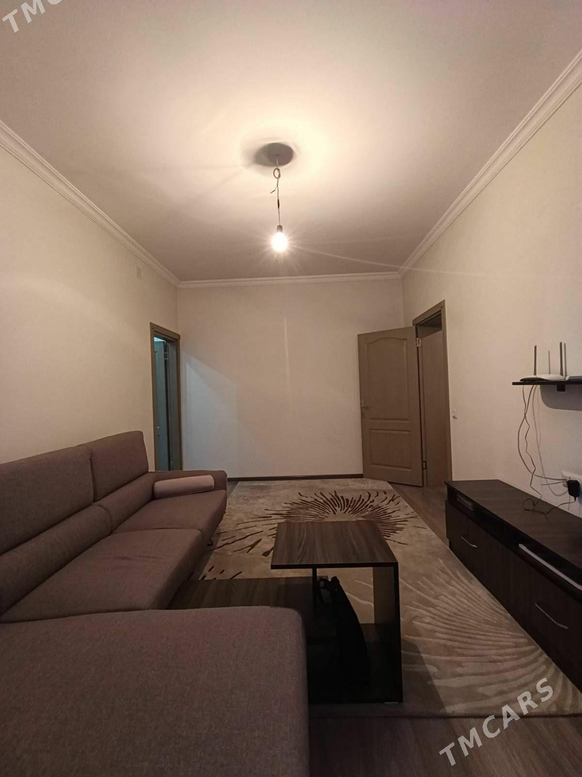 ул. Кемине Цирк 1 в 2 ком - Ким район - img 1
