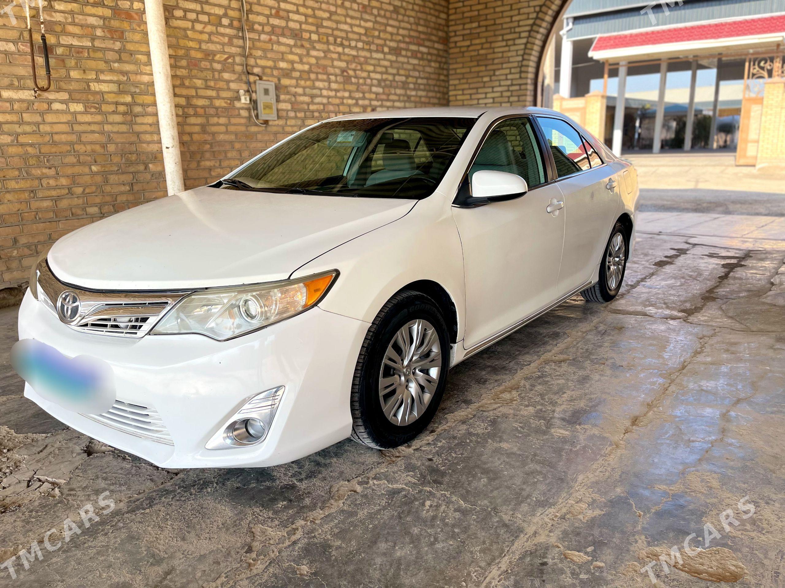 Toyota Camry 2014 - 208 000 TMT - Мары - img 1