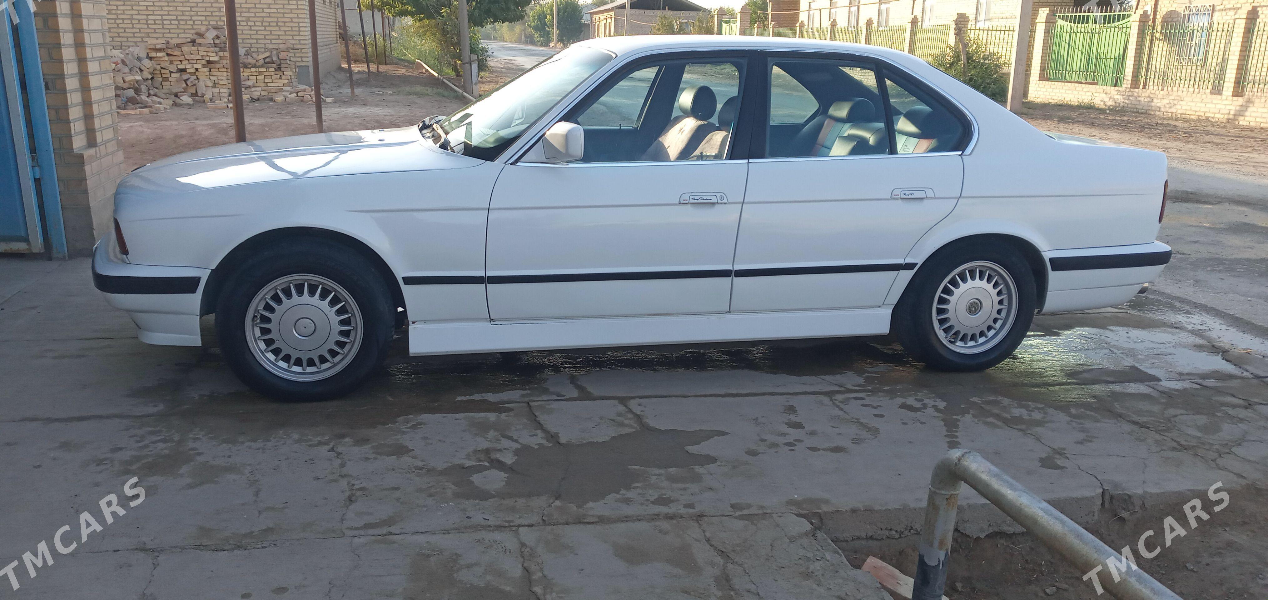 BMW 520 1991 - 65 000 TMT - Garabekewül - img 1