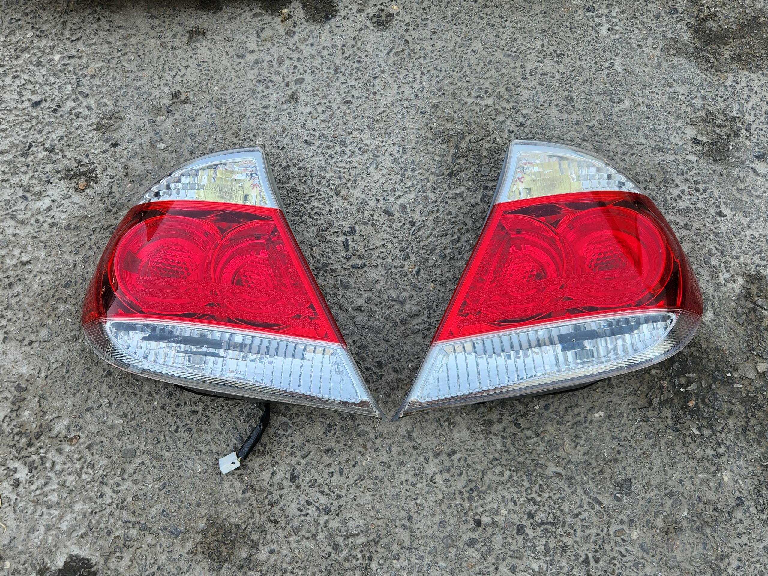 2005camry fara 2 200 TMT - Ак-Бугдайский этрап - img 1