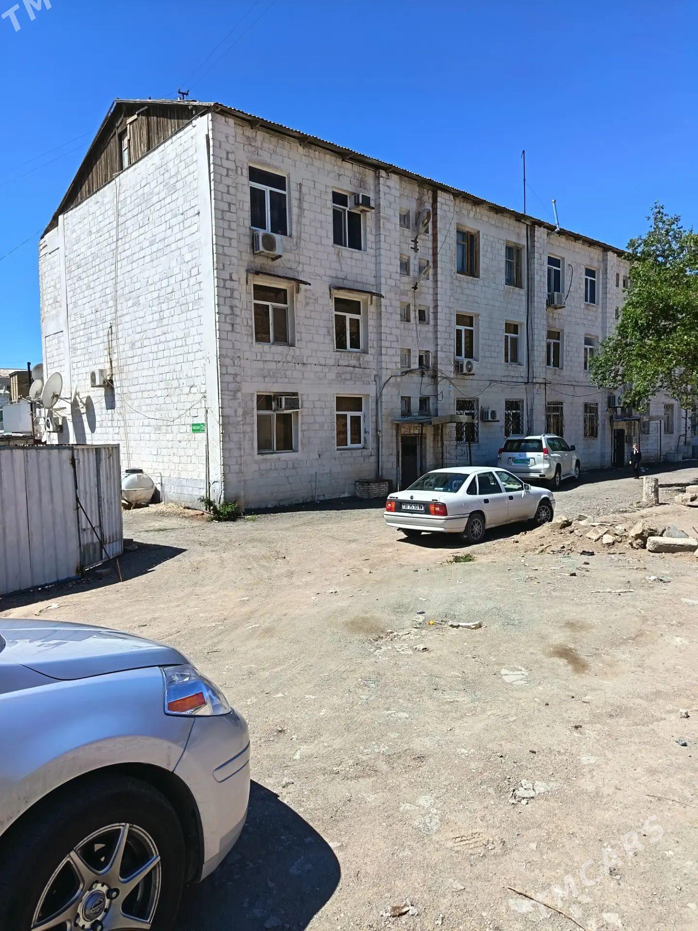 kwartira eyesinden 3kom3/1etaj - Туркменбаши - img 1