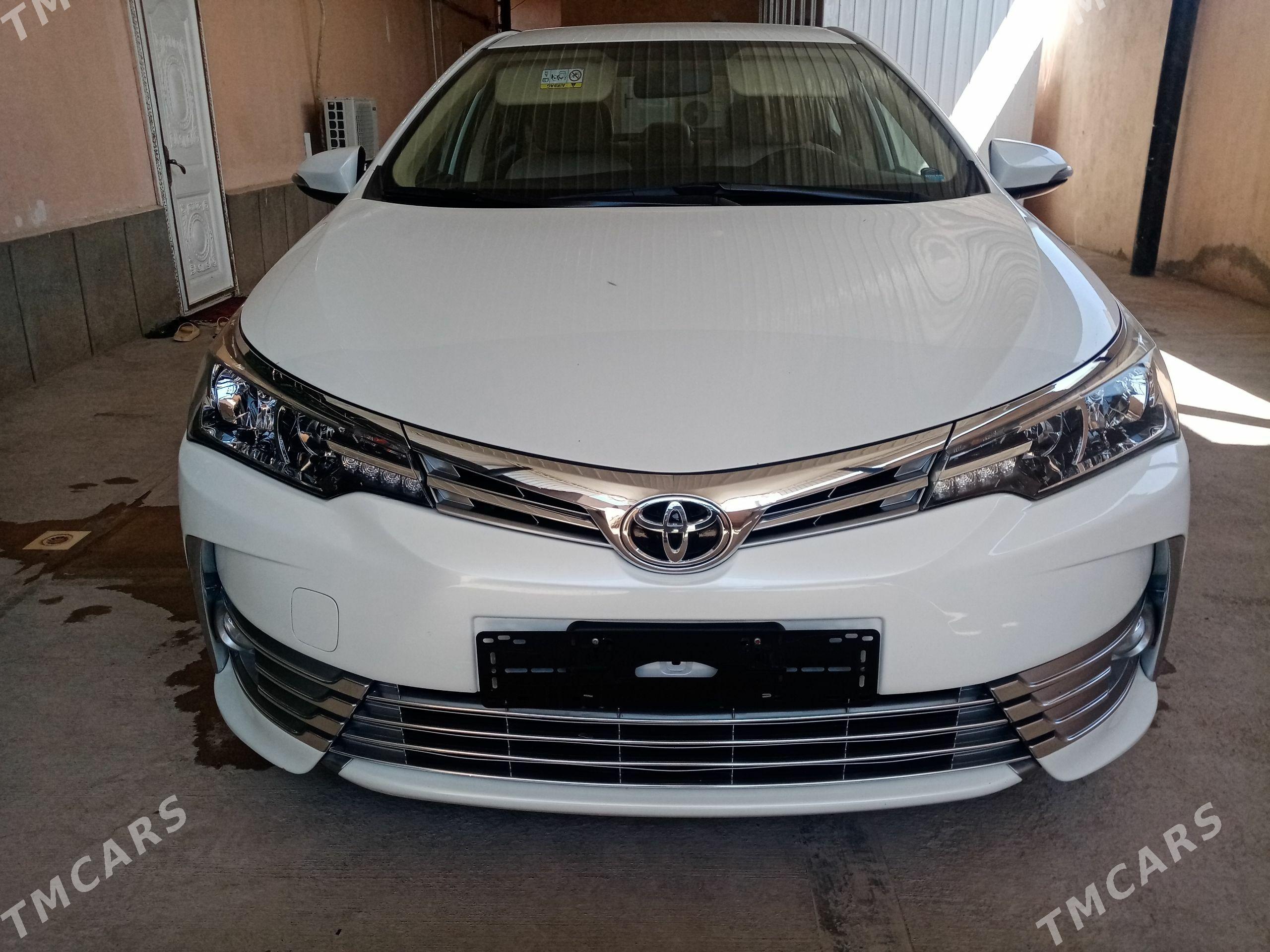 Toyota Corolla 2018 - 275 000 TMT - Теджен - img 1