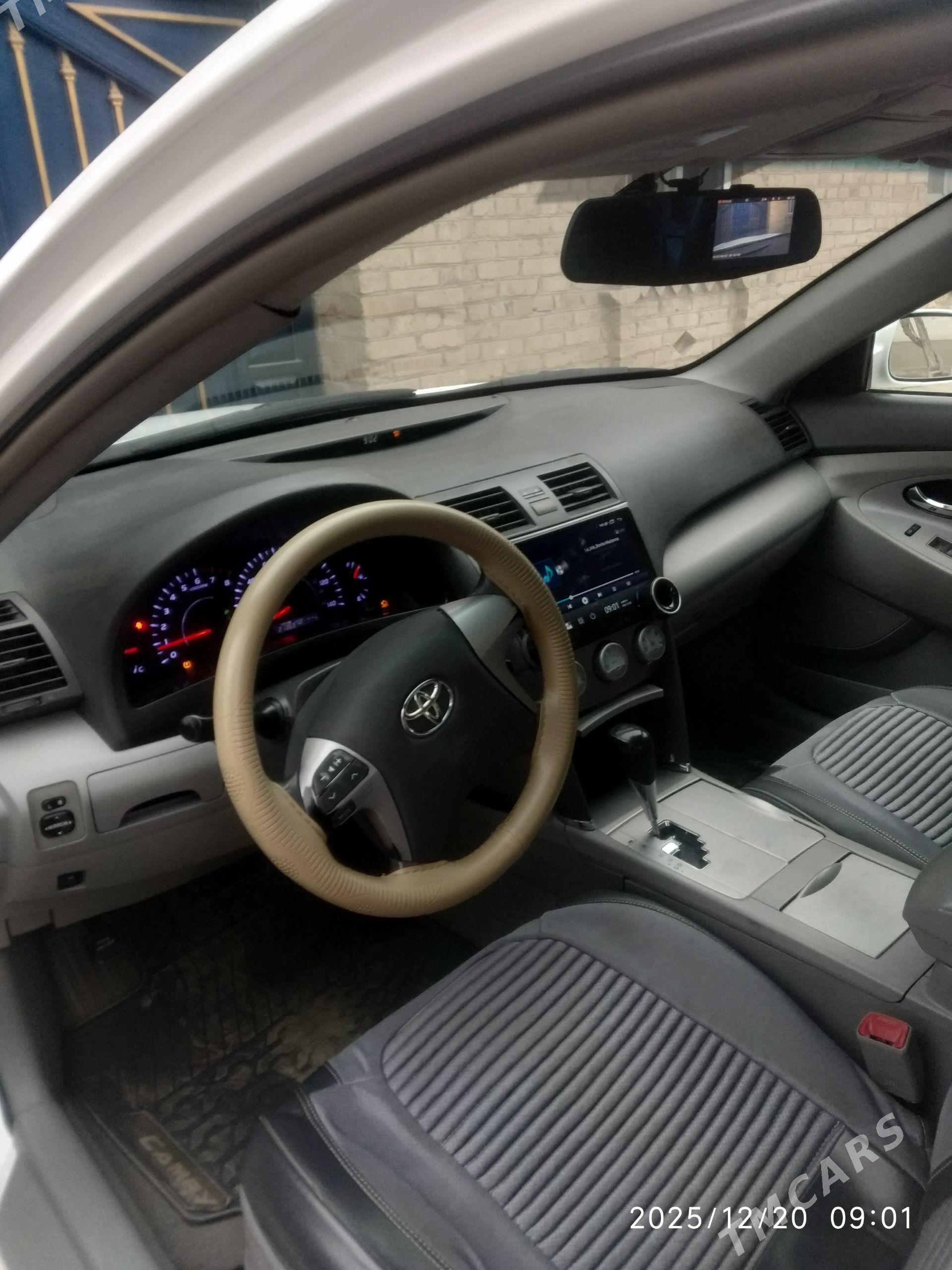 Toyota Camry 2010 - 200 000 TMT - Чарджоу - img 1