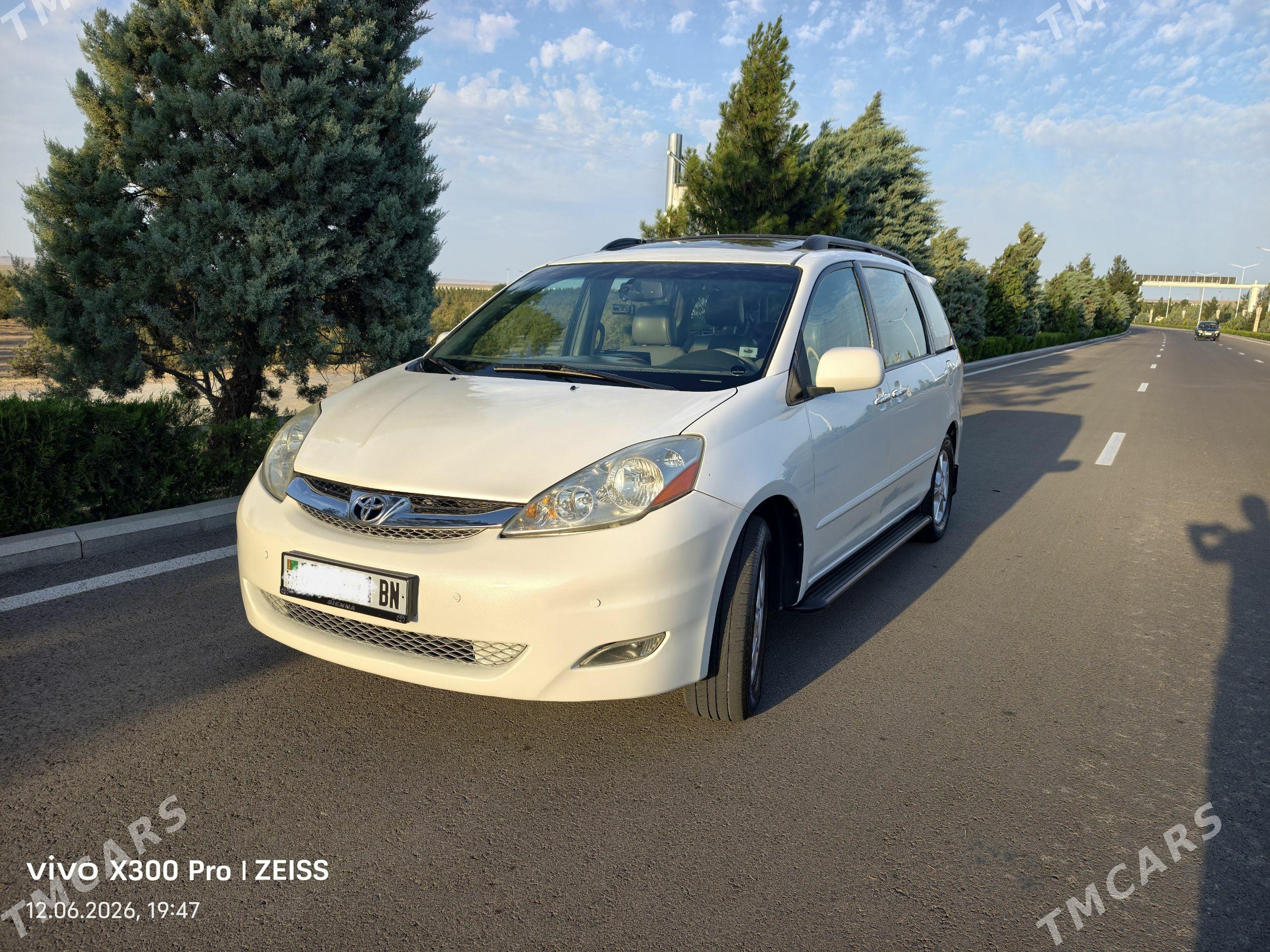 Toyota Sienna 2009 - 288 000 TMT - Туркменбаши - img 1