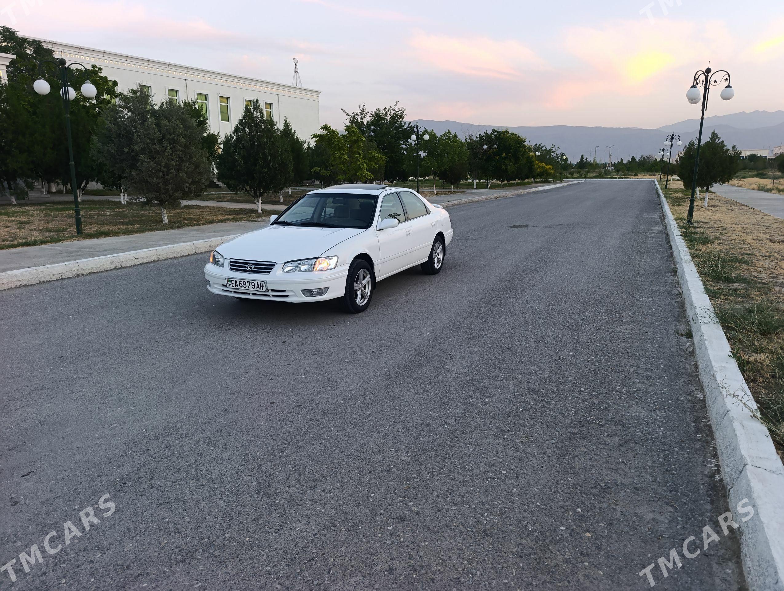 Toyota Camry 2001 - 160 000 TMT - Bäherden - img 1