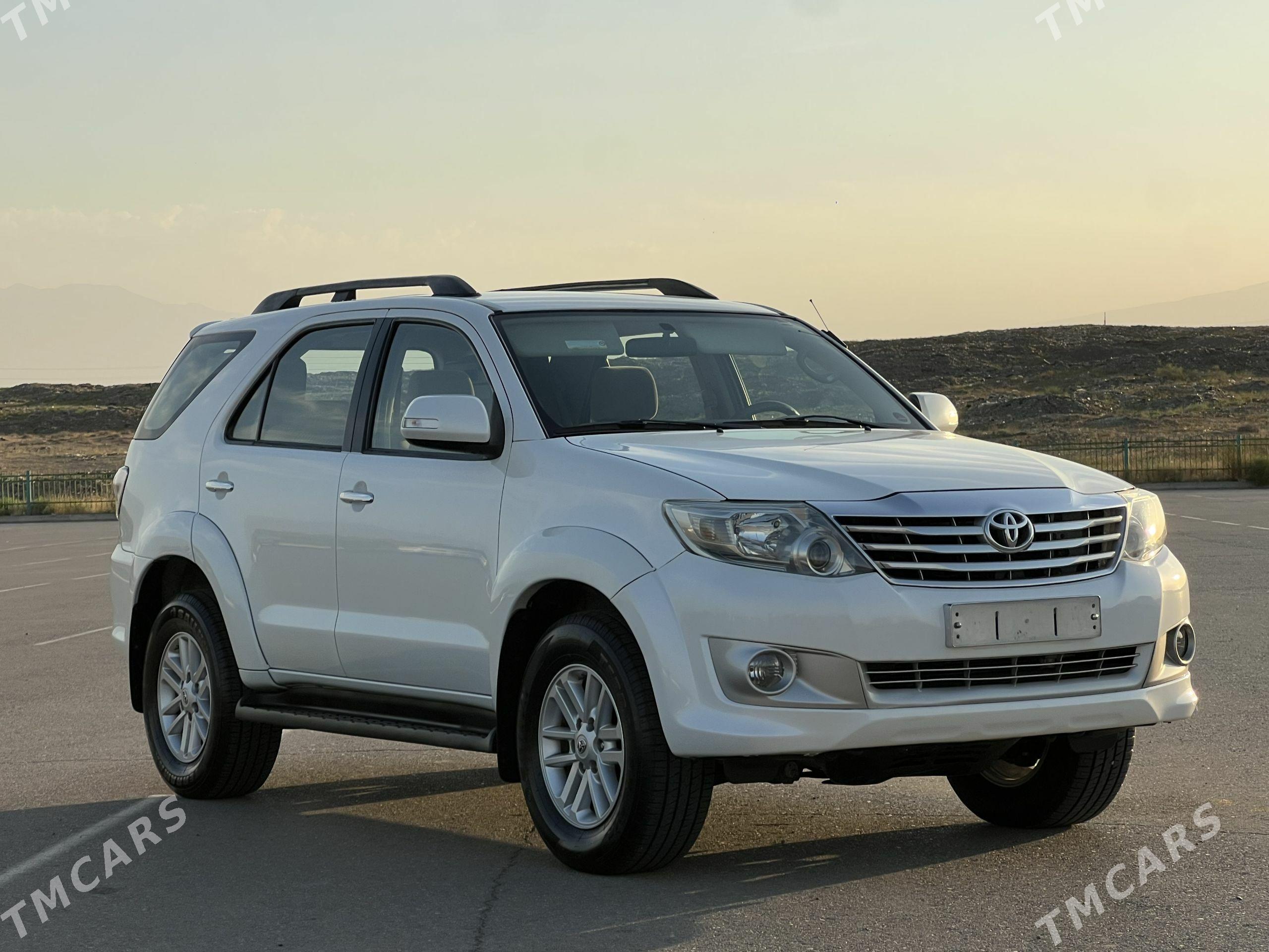 Toyota Fortuner 2013 - 369 000 TMT - "Алтын Асыр" Гундогар базары ( Толкучка) - img 1