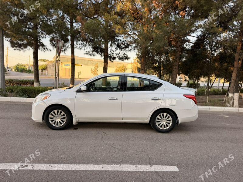 Nissan Versa 2013 - 109 000 TMT - Мары - img 1