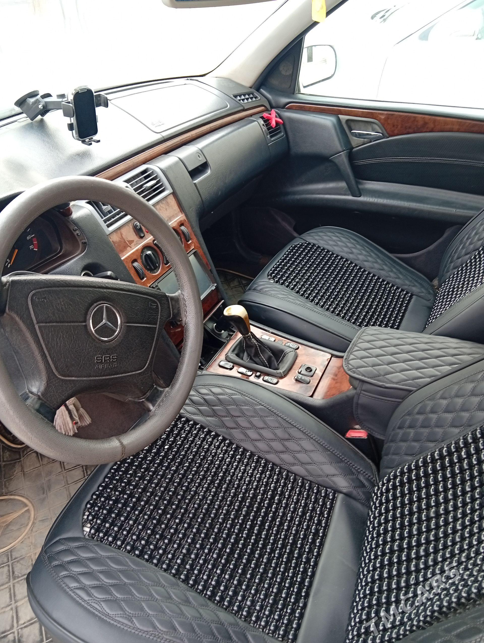 Mercedes-Benz E320 1999 - 70 000 TMT - Kerki - img 1