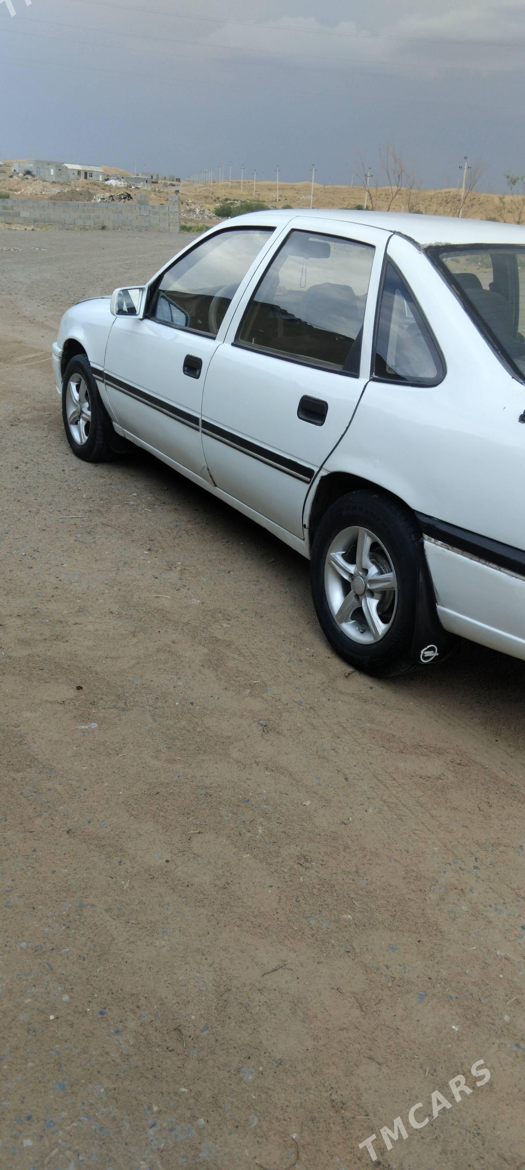 Opel Vectra 1992 - 32 000 TMT - Серахс - img 1