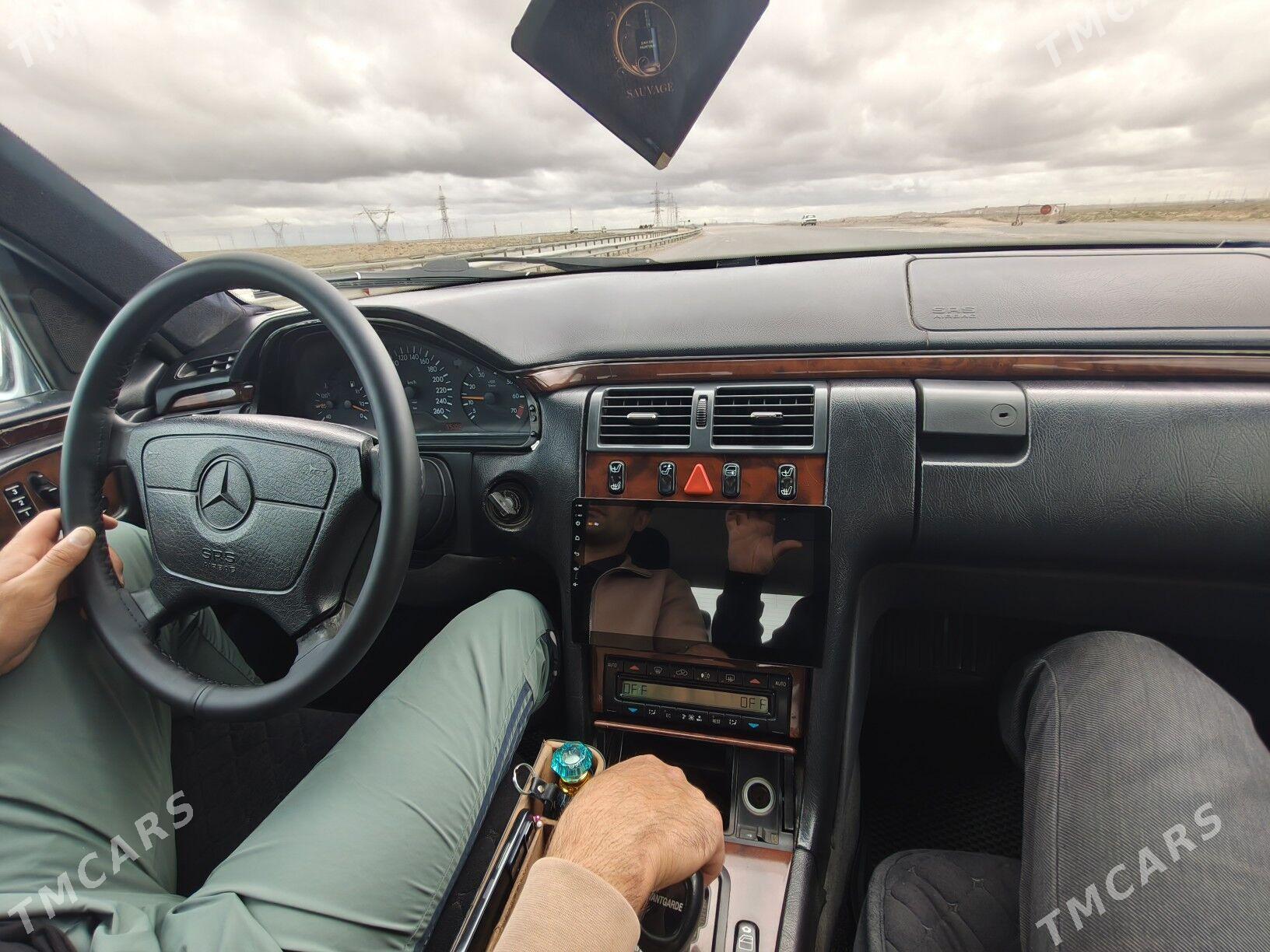 Mercedes-Benz E320 1997 - 90 000 TMT - Gumdag - img 1