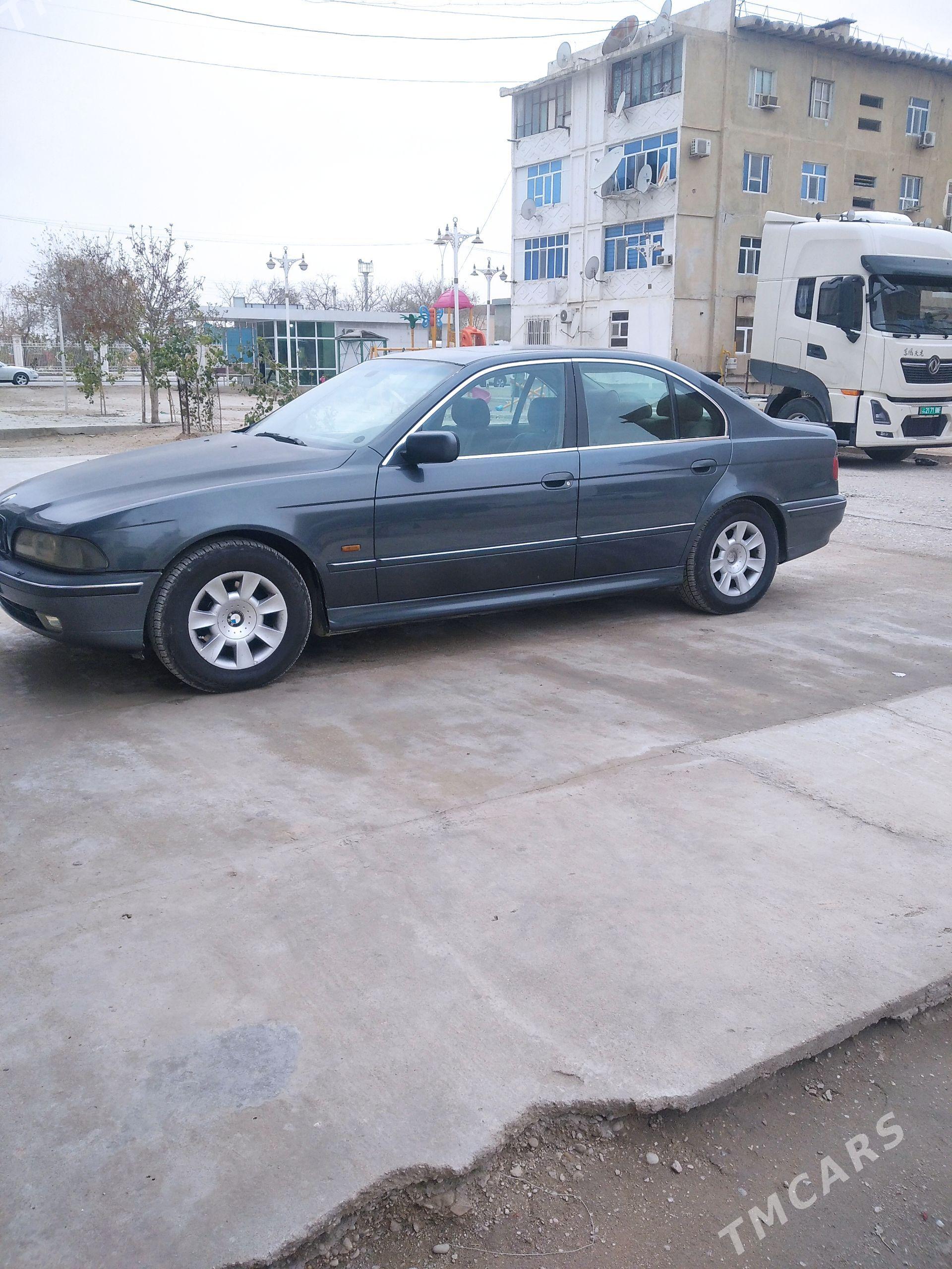 BMW 528 1996 - 110 000 TMT - Балканабат - img 1