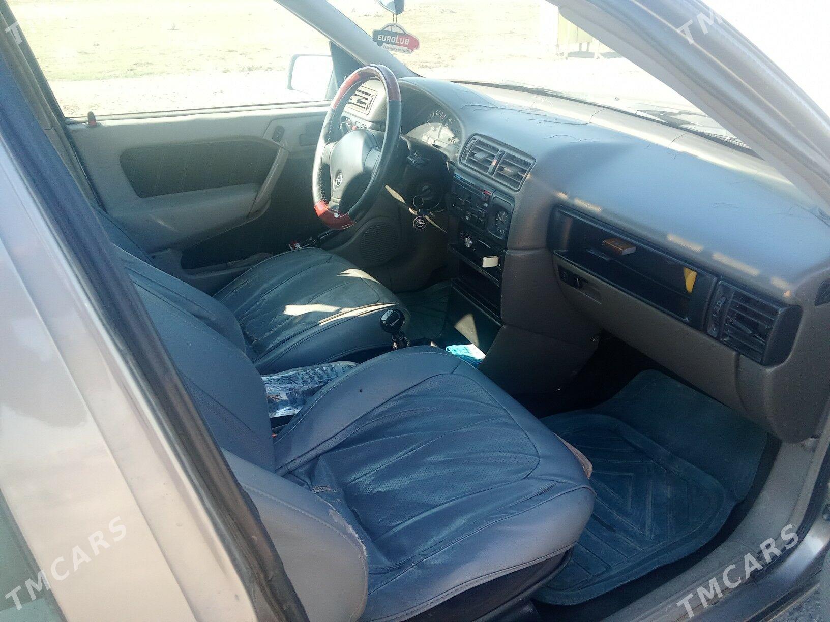 Opel Vectra 1992 - 45 000 TMT - Гызыларбат - img 1