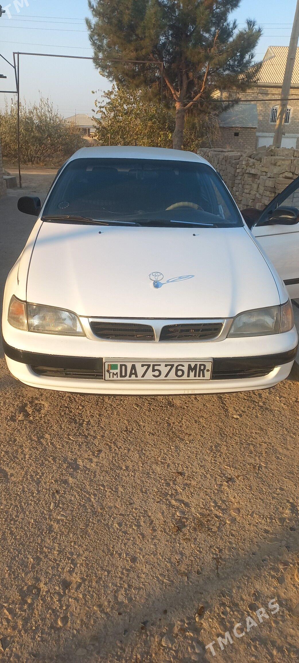 Toyota Carina 1993 - 75 000 TMT - Мары - img 1