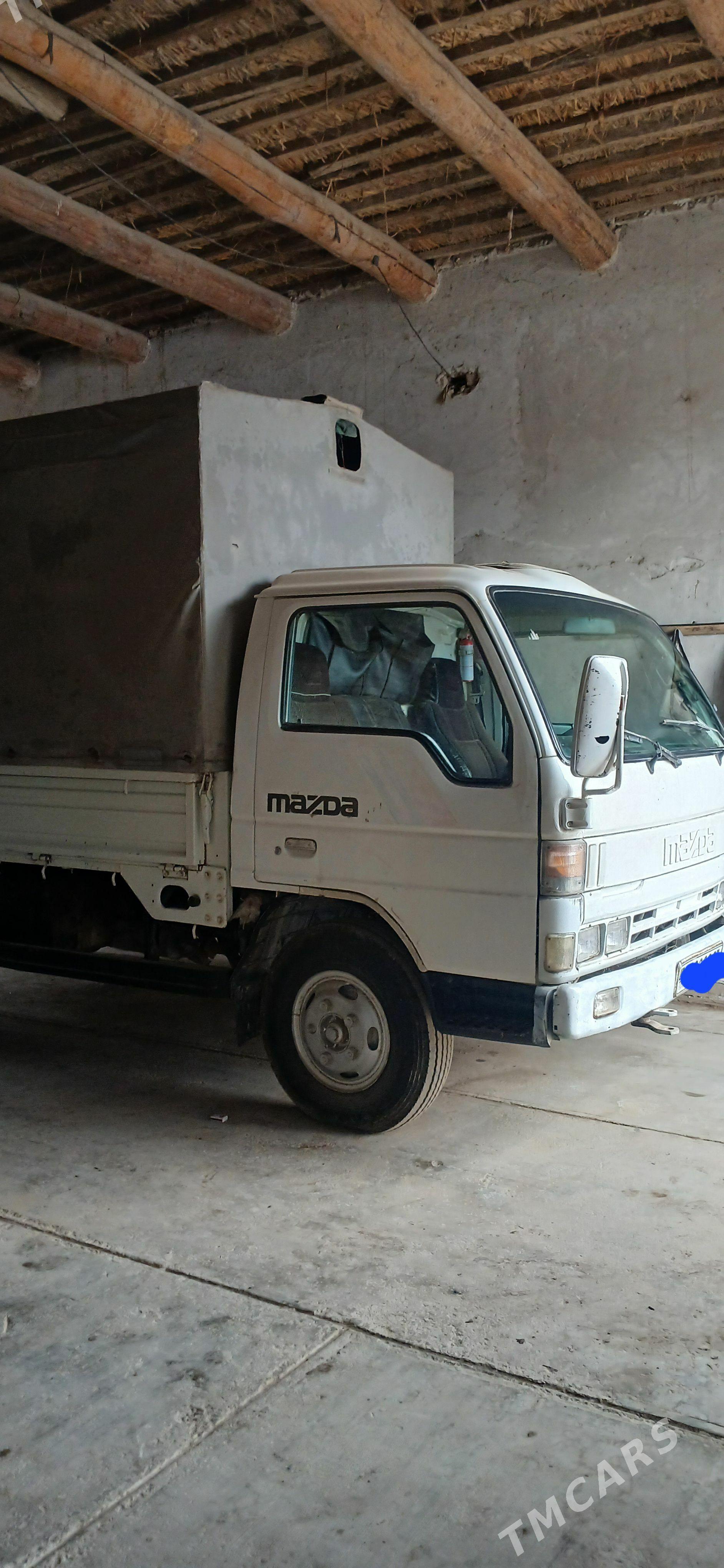 Mitsubishi Canter 2000 - 160 000 TMT - Шабатский этрап - img 1